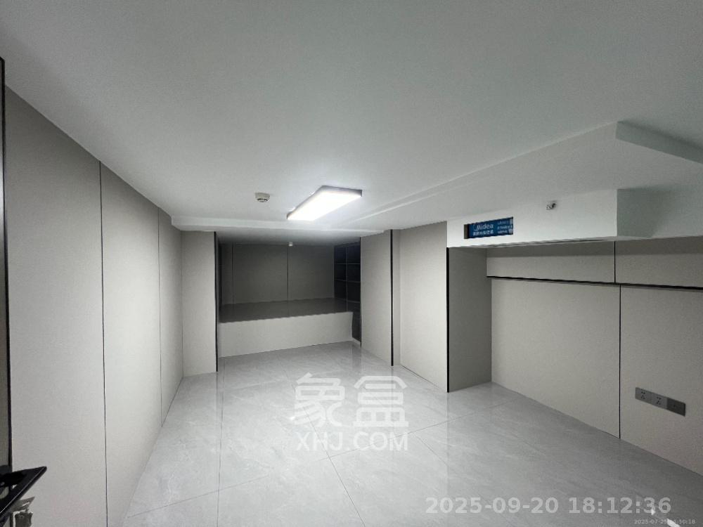 奥克斯滨仕花园（奥克斯洋湖广场/奥克斯中心）   160.0㎡      8500.0元/月室内图