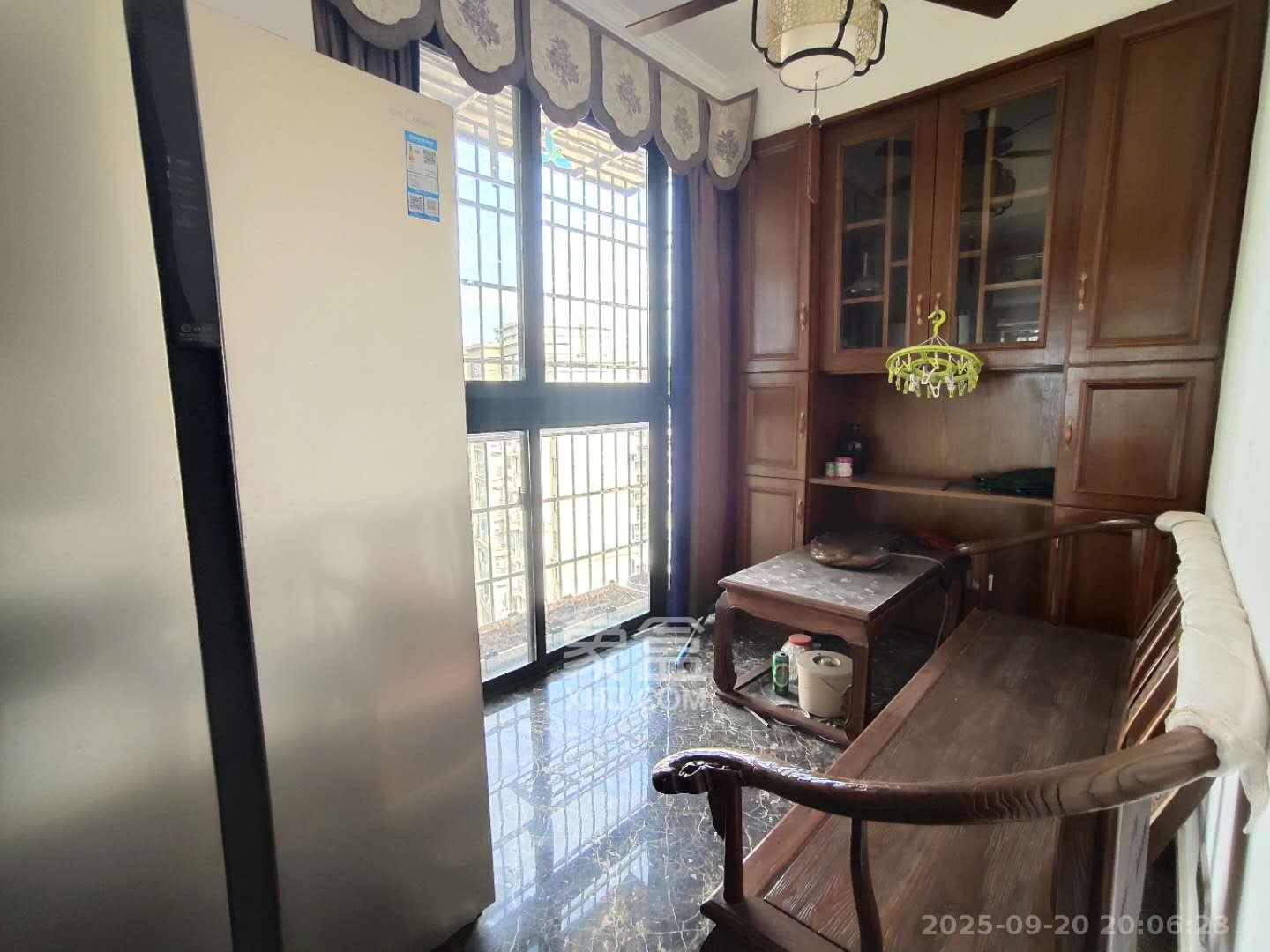 江河东澜湾 4室2厅2卫 3500.0元/月 江河东澜湾 4室2厅2卫 3500.0元/月室内图