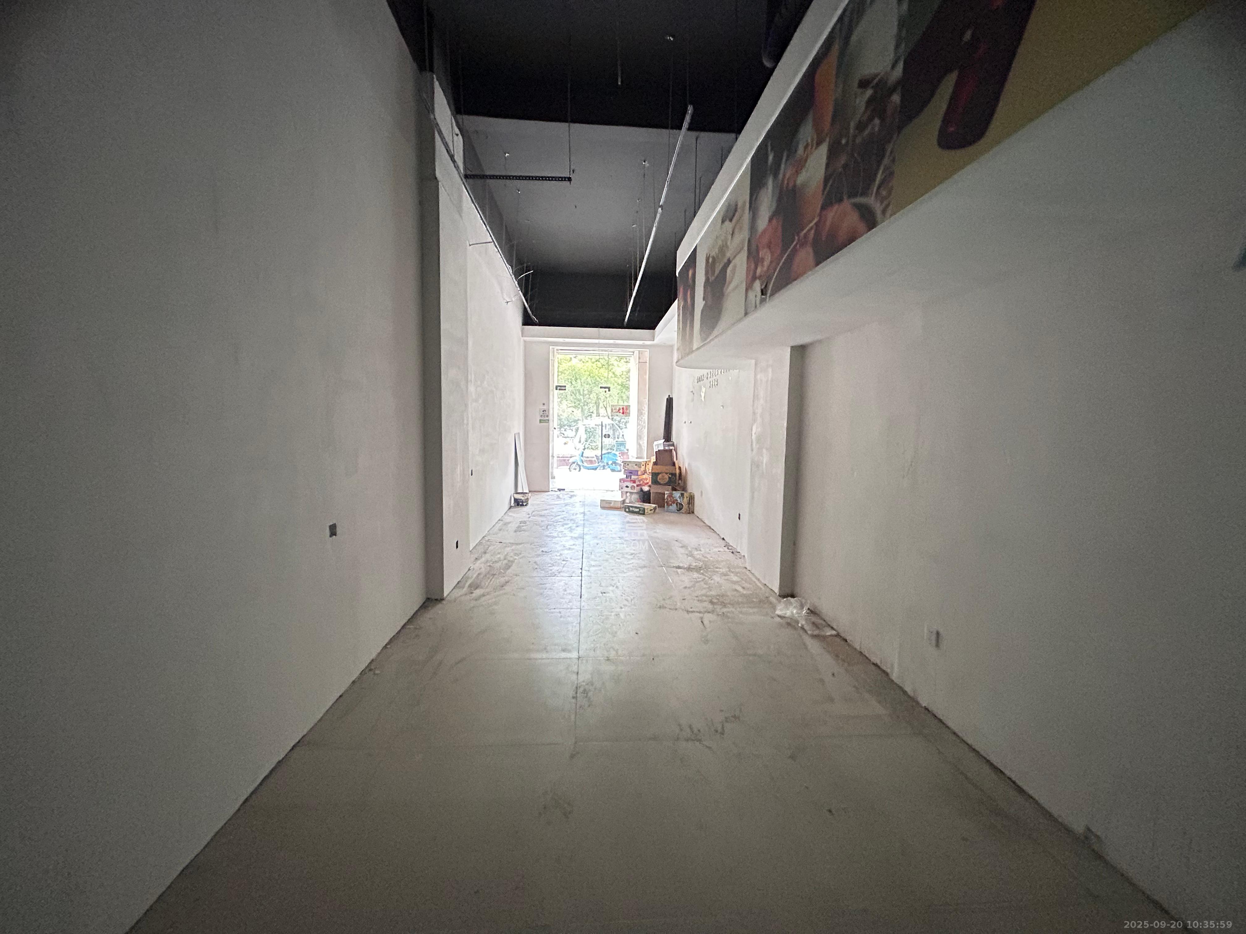 山水湾S区   117.0㎡      6000.0元/月室内图