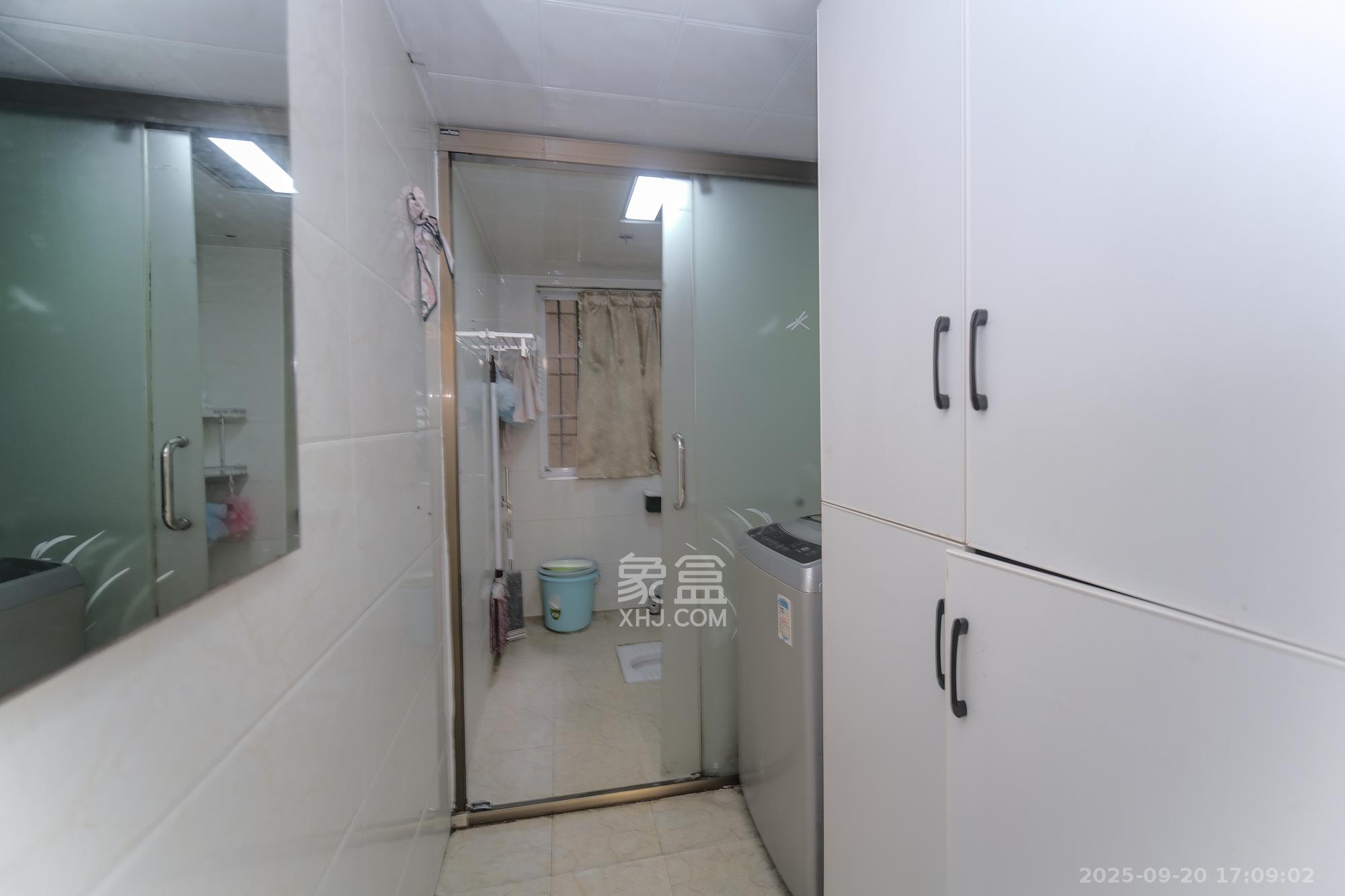 山水湾  3室2厅1卫    68.8万卫生间
