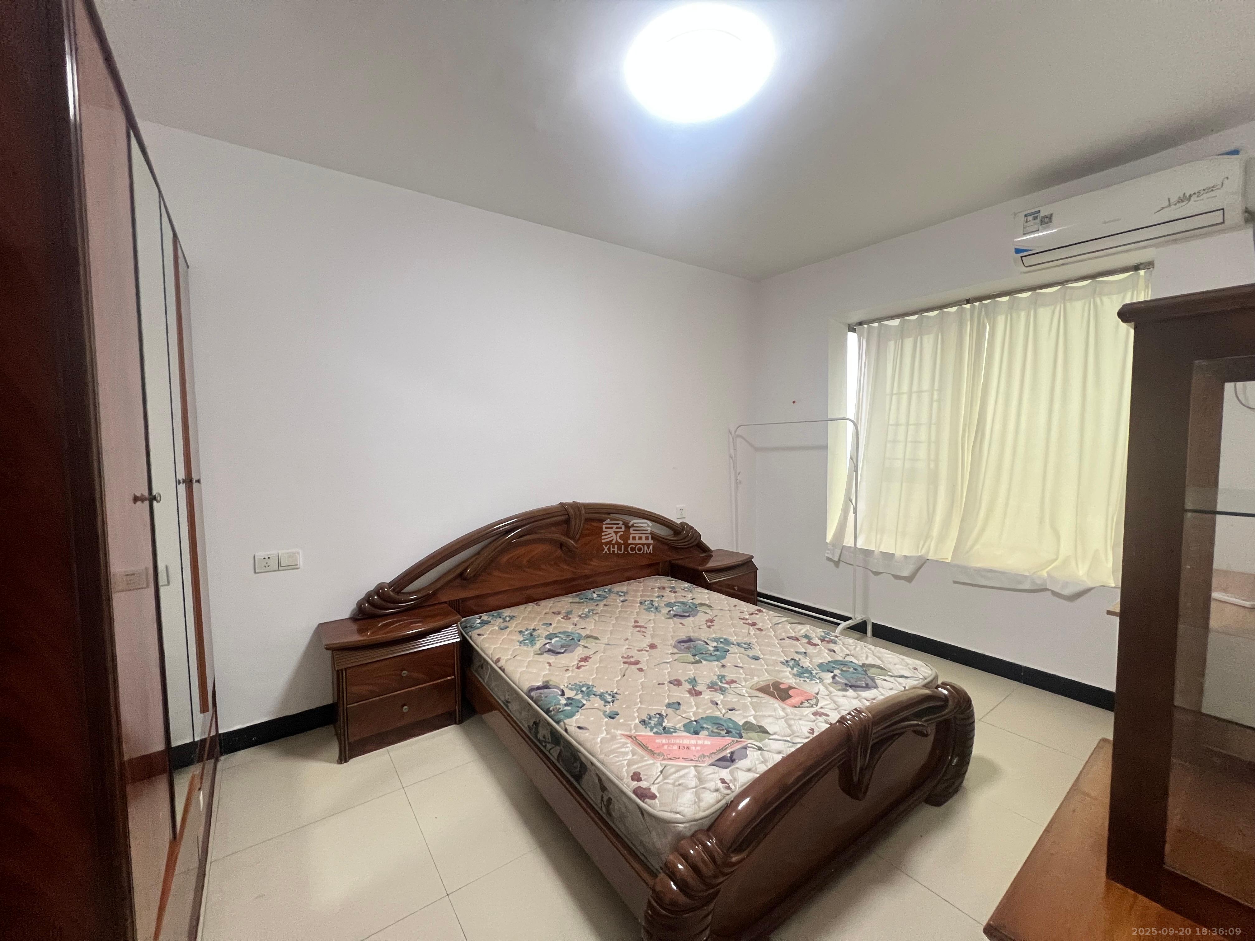 湖韵佳苑 3室2厅1卫 2500.0元/月 湖韵佳苑 3室2厅1卫 2500.0元/月室内图