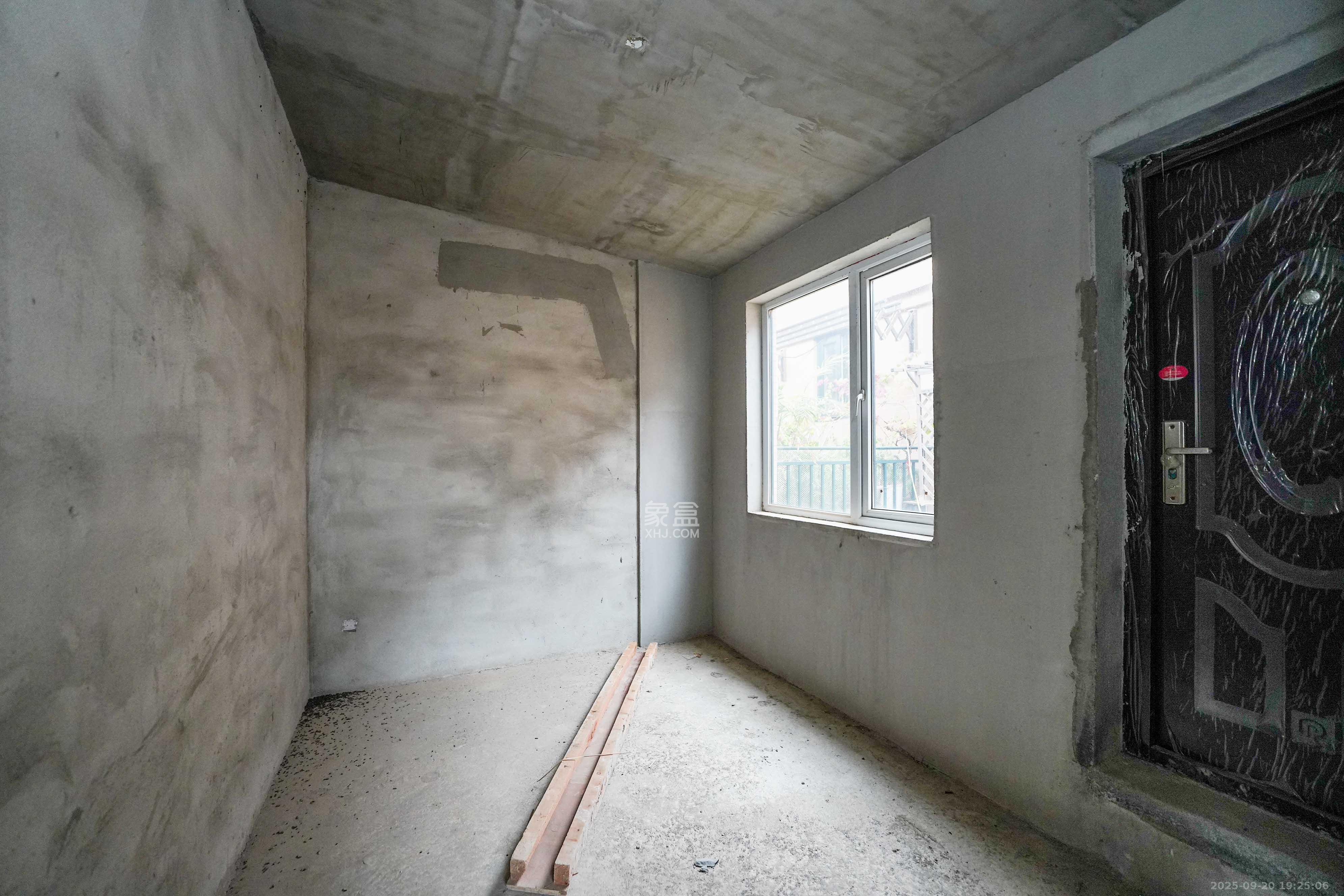 丽发新城 4室2厅2卫 130.0万 丽发新城 4室2厅2卫 130.0万卧室