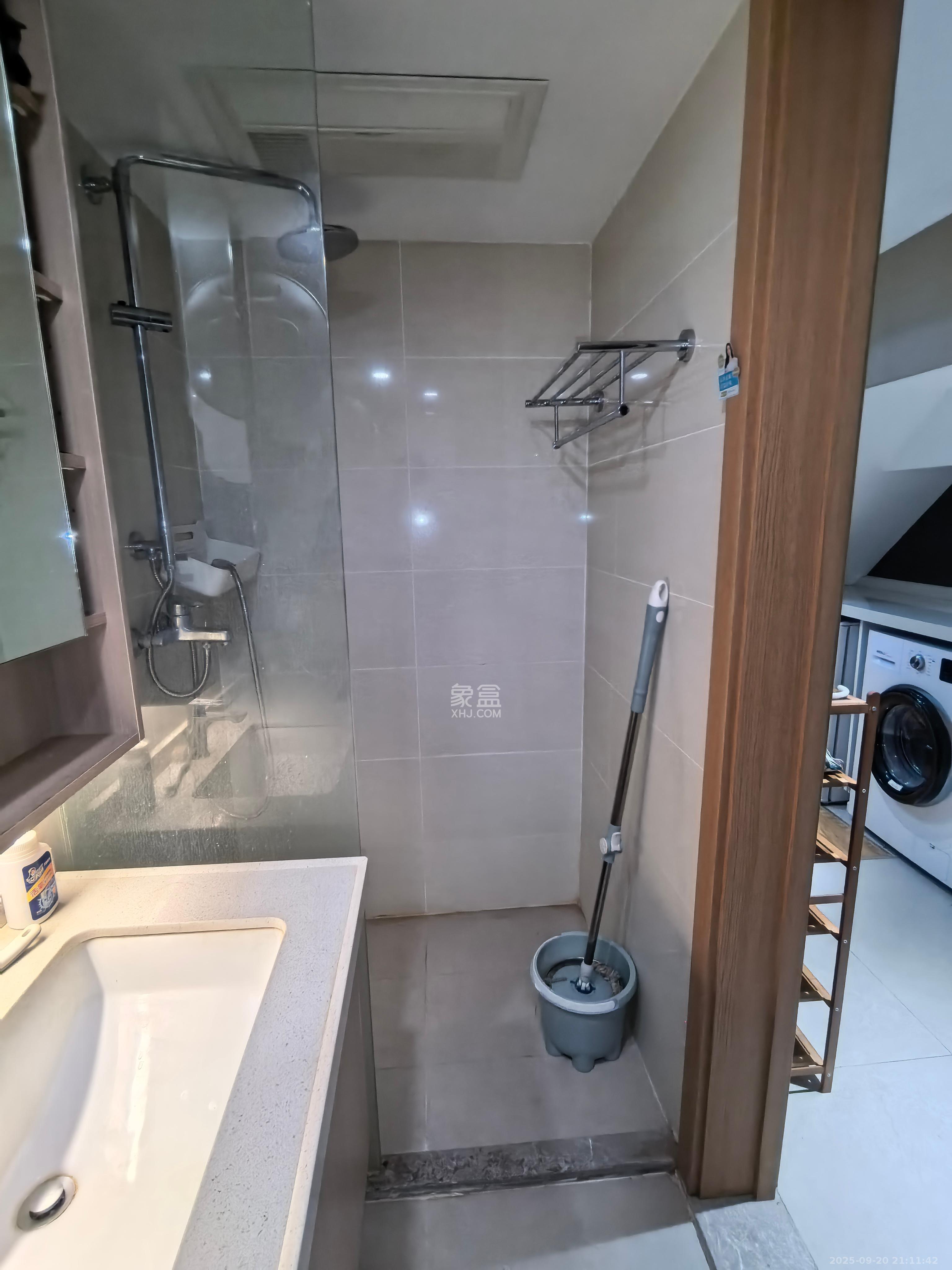 阳光城檀悦  2室1厅1卫    2700.0元/月室内图