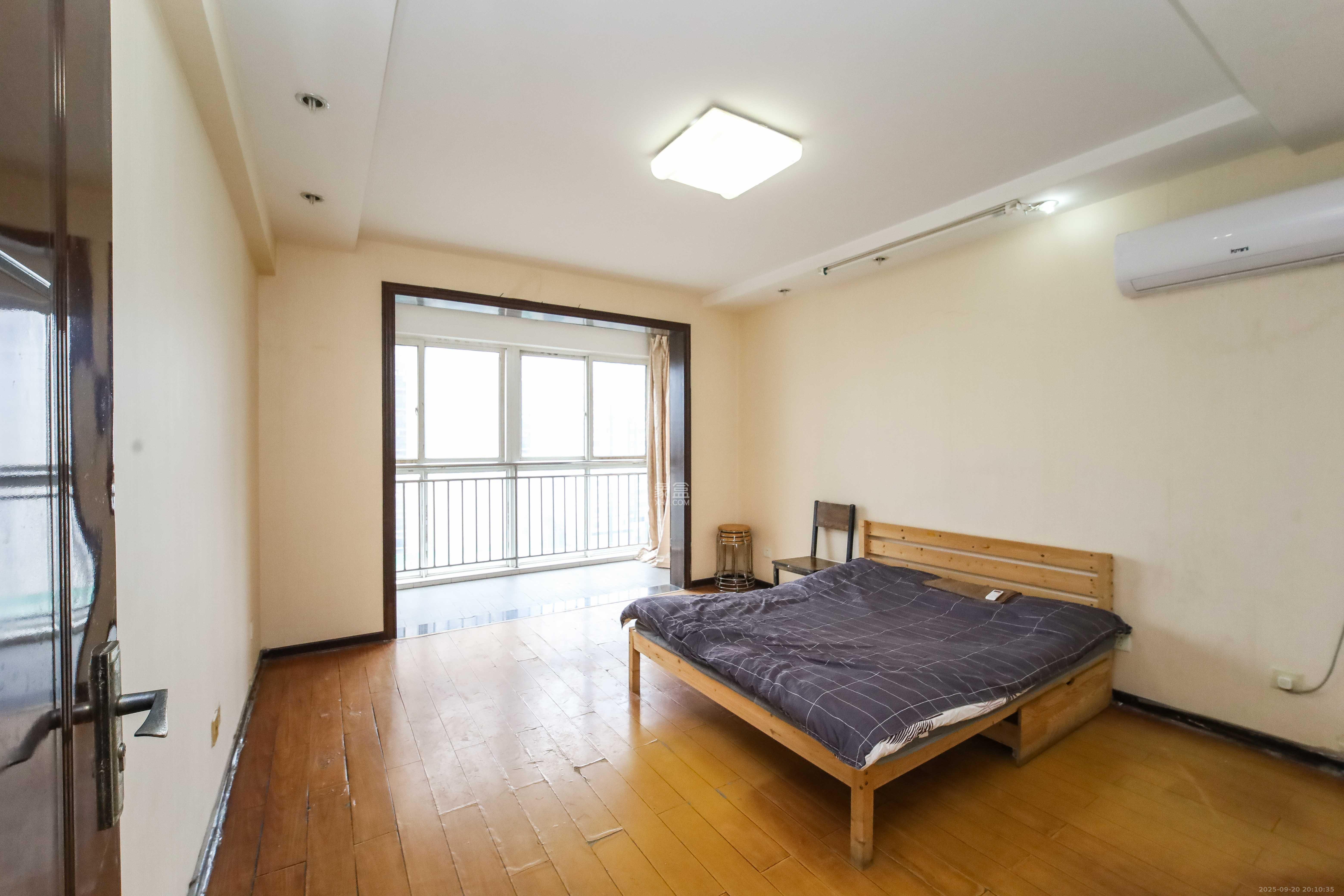 诺亚方舟大厦  2室2厅1卫    52.0万卧室