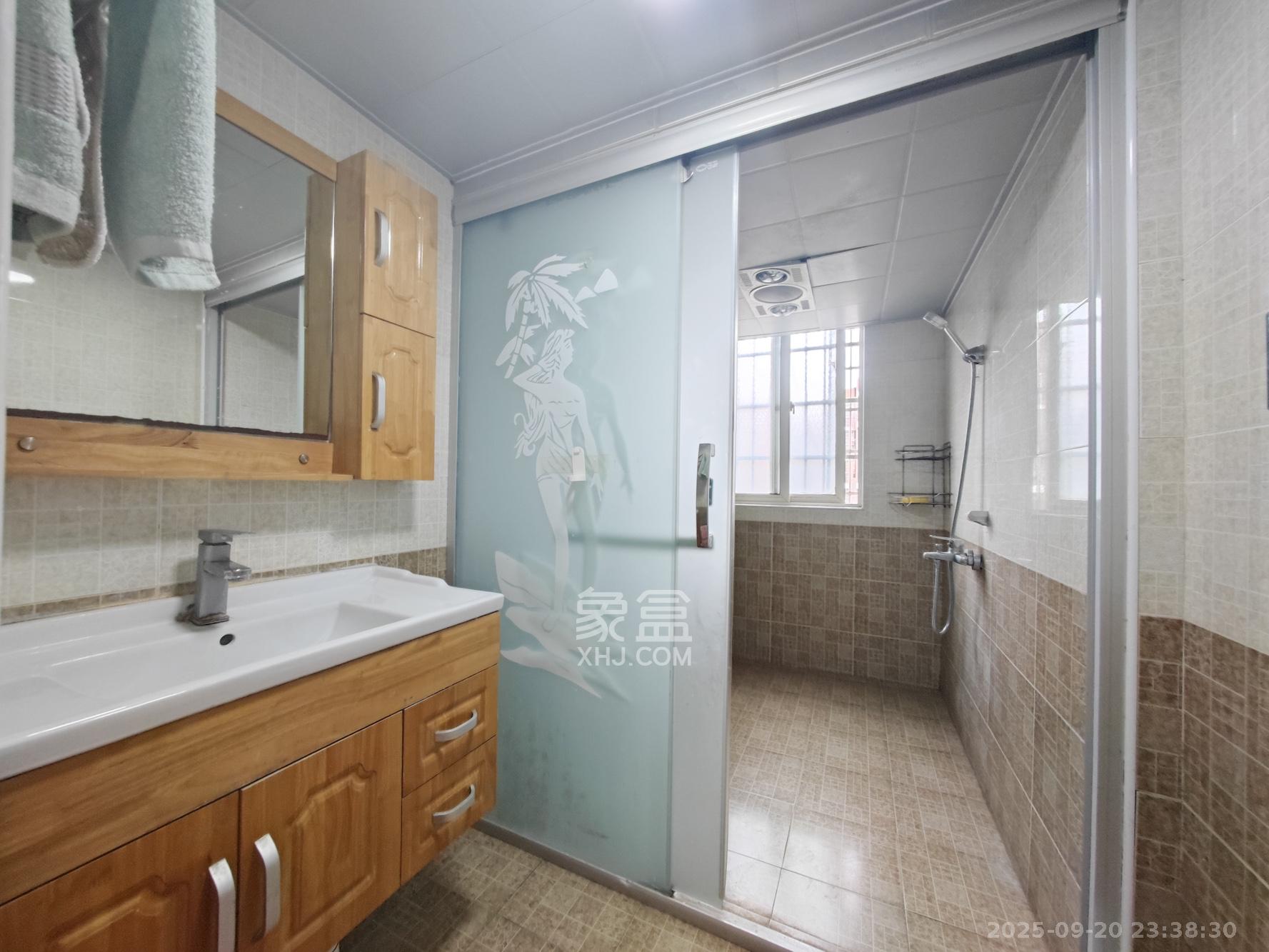 弘欣公寓 3室2厅1卫 79.0万 弘欣公寓 3室2厅1卫 79.0万卫生间