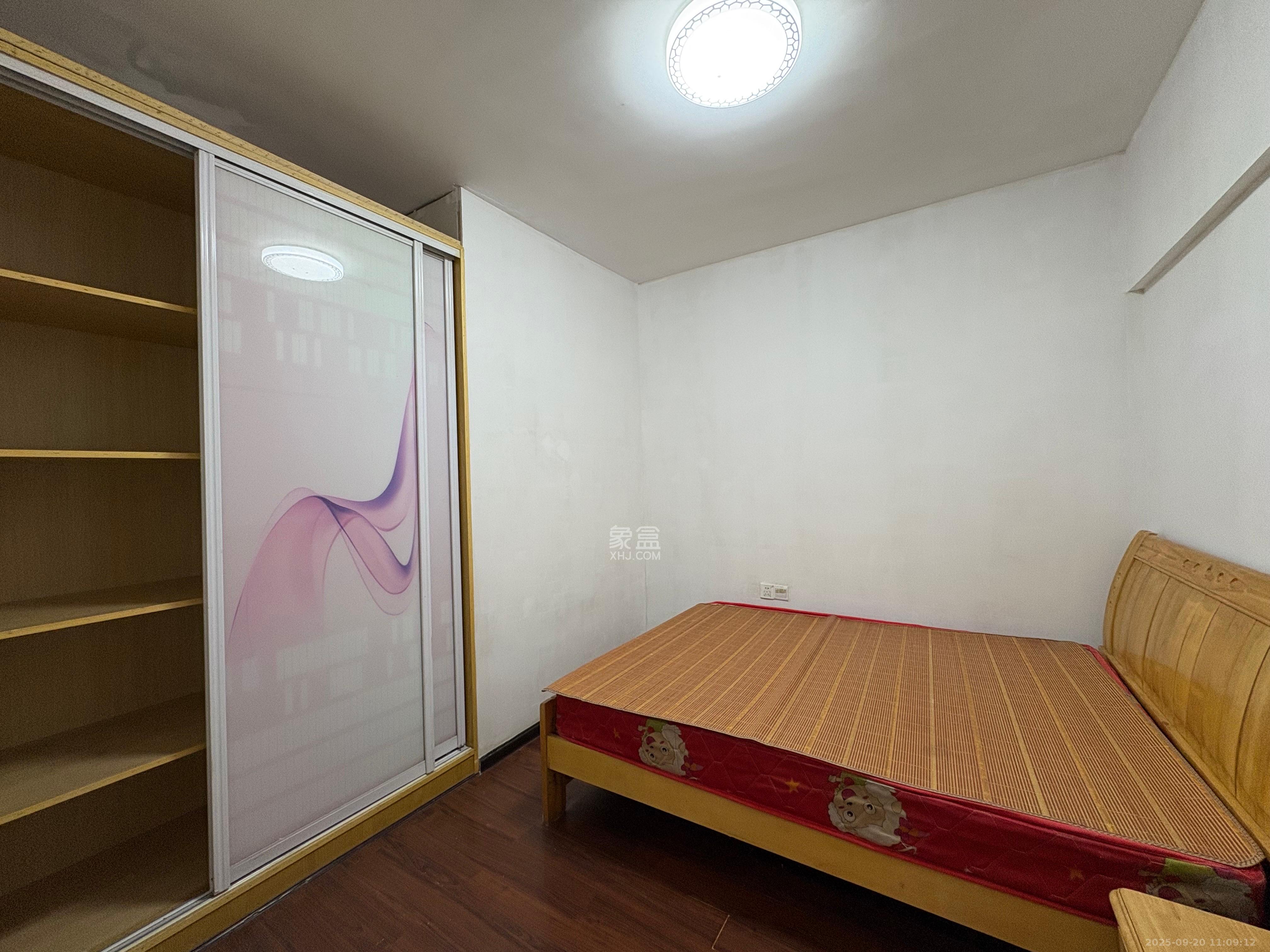 芙蓉环卫公寓 3室2厅1卫 1600.00元/月 芙蓉环卫公寓 3室2厅1卫 1600.00元/月室内图