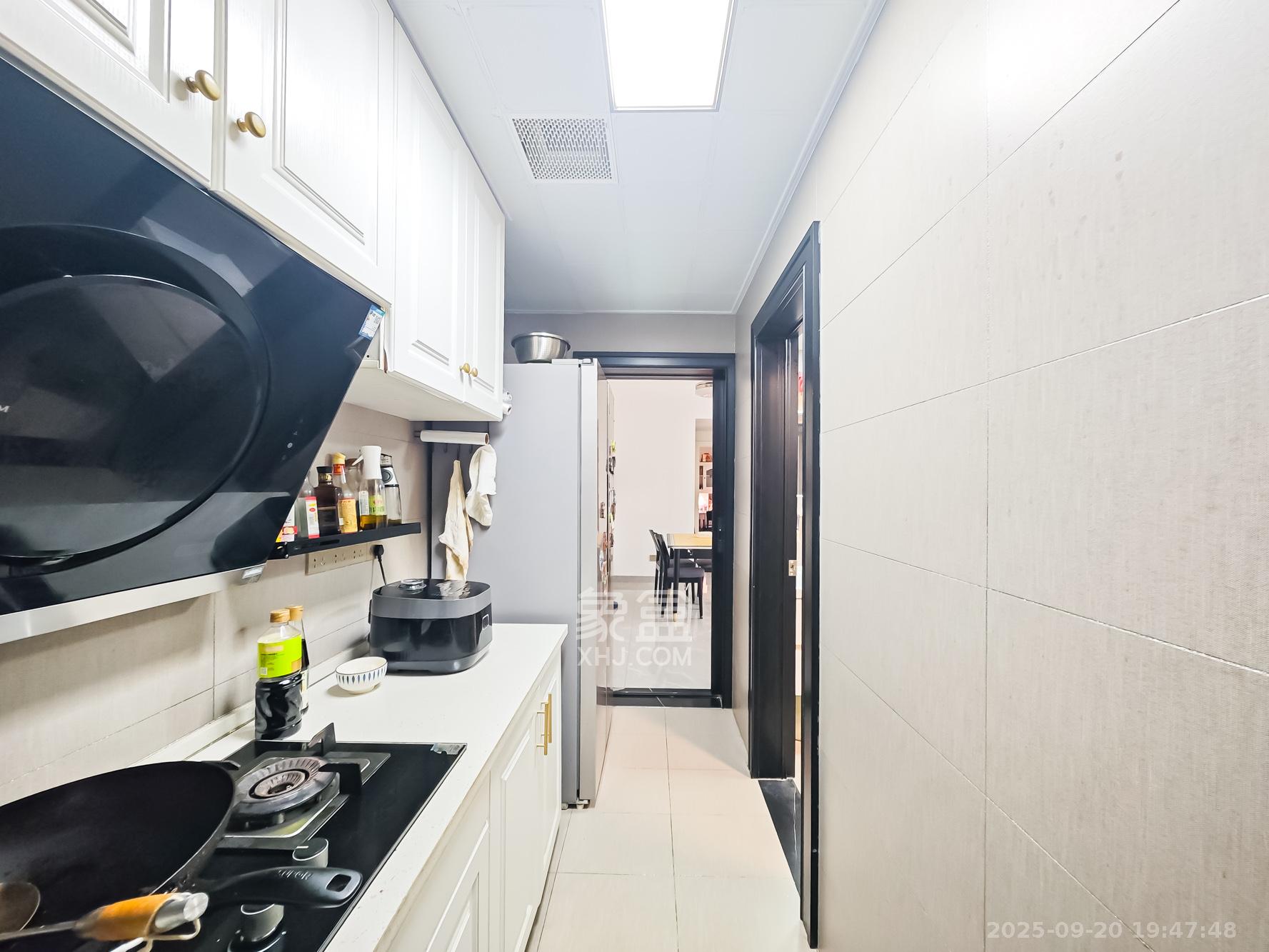 福晟钱隆国际（晟冉景苑）  3室2厅1卫    89.8万厨房