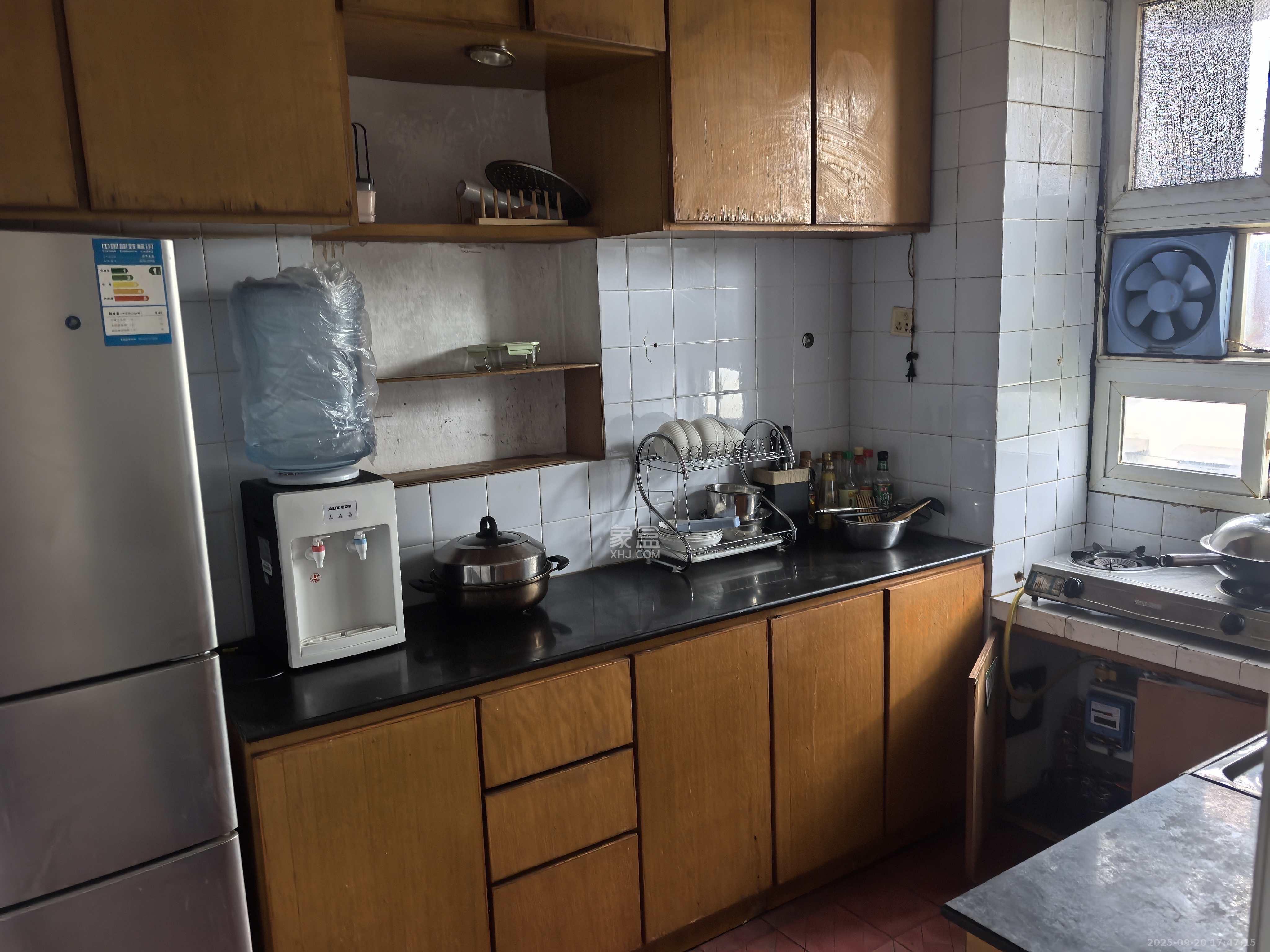 南园小区 2室2厅1卫 1400.0元/月 南园小区 2室2厅1卫 1400.0元/月室内图