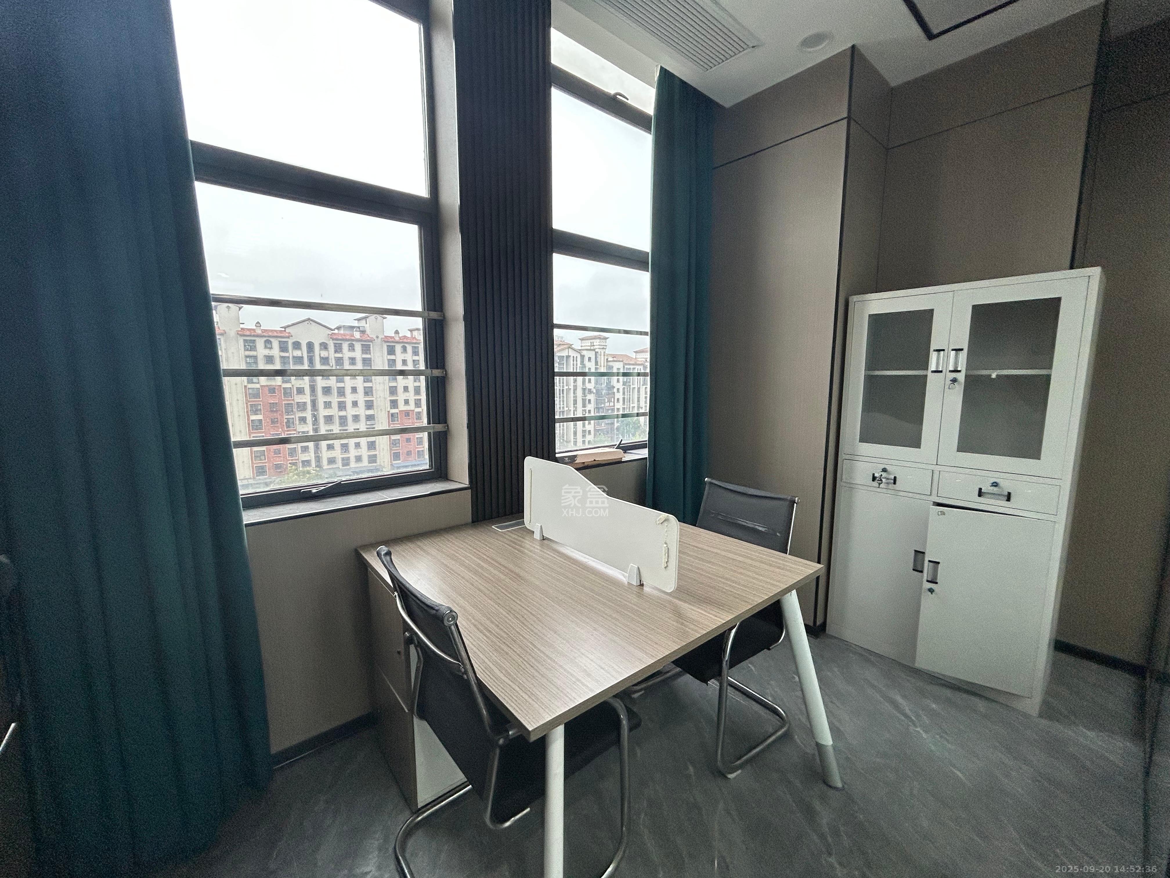 华润置地广场二期  1室1厅1卫    5800.0元/月室内图