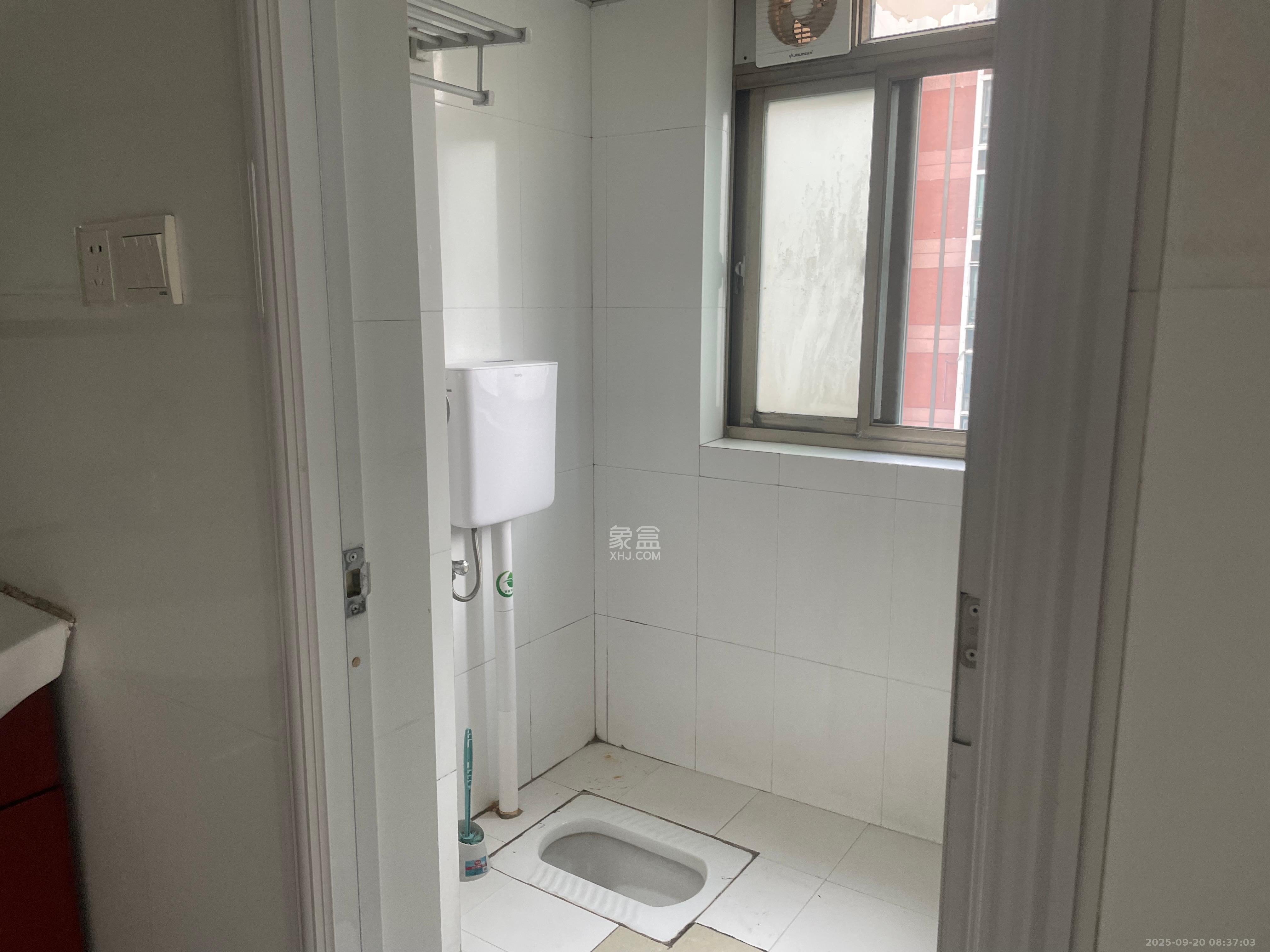 中天枫景园  3室2厅2卫    5800.0元/月室内图