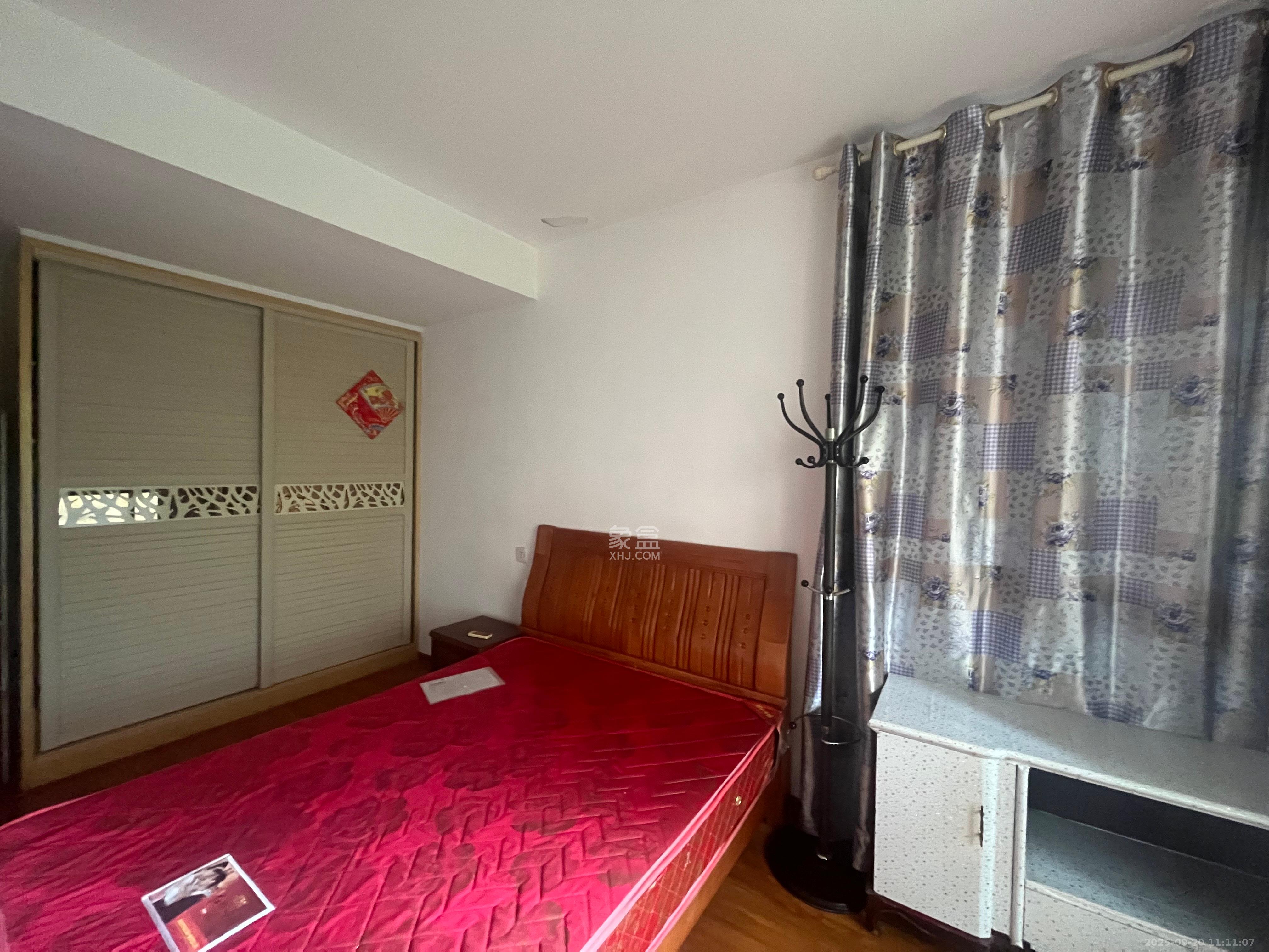 华润凤凰城三期 1室2厅1卫 2000.0元/月 华润凤凰城三期 1室2厅1卫 2000.0元/月室内图