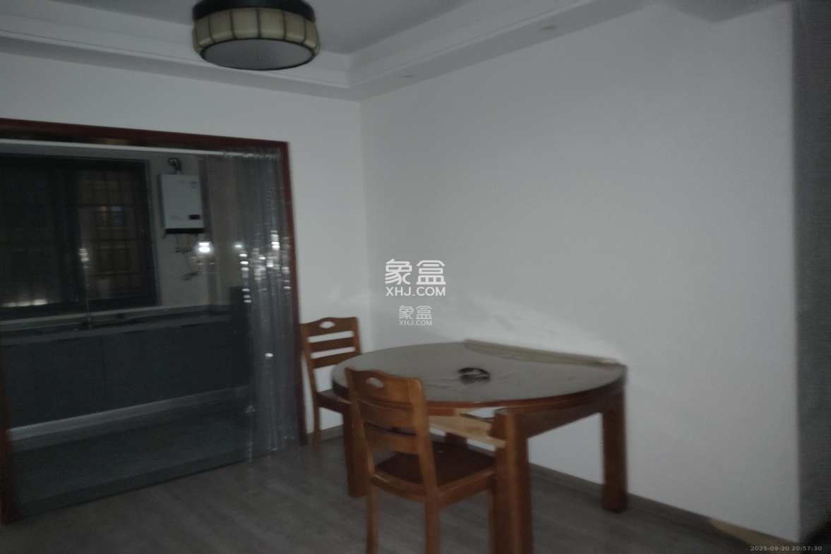 丰源国际 3室1厅1卫 2000.0元/月 丰源国际 3室1厅1卫 2000.0元/月室内图