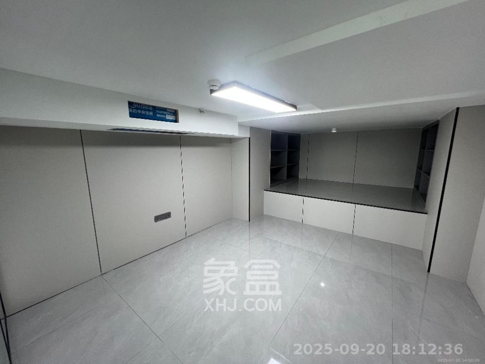 奥克斯滨仕花园（奥克斯洋湖广场/奥克斯中心）   160.0㎡      8500.0元/月室内图