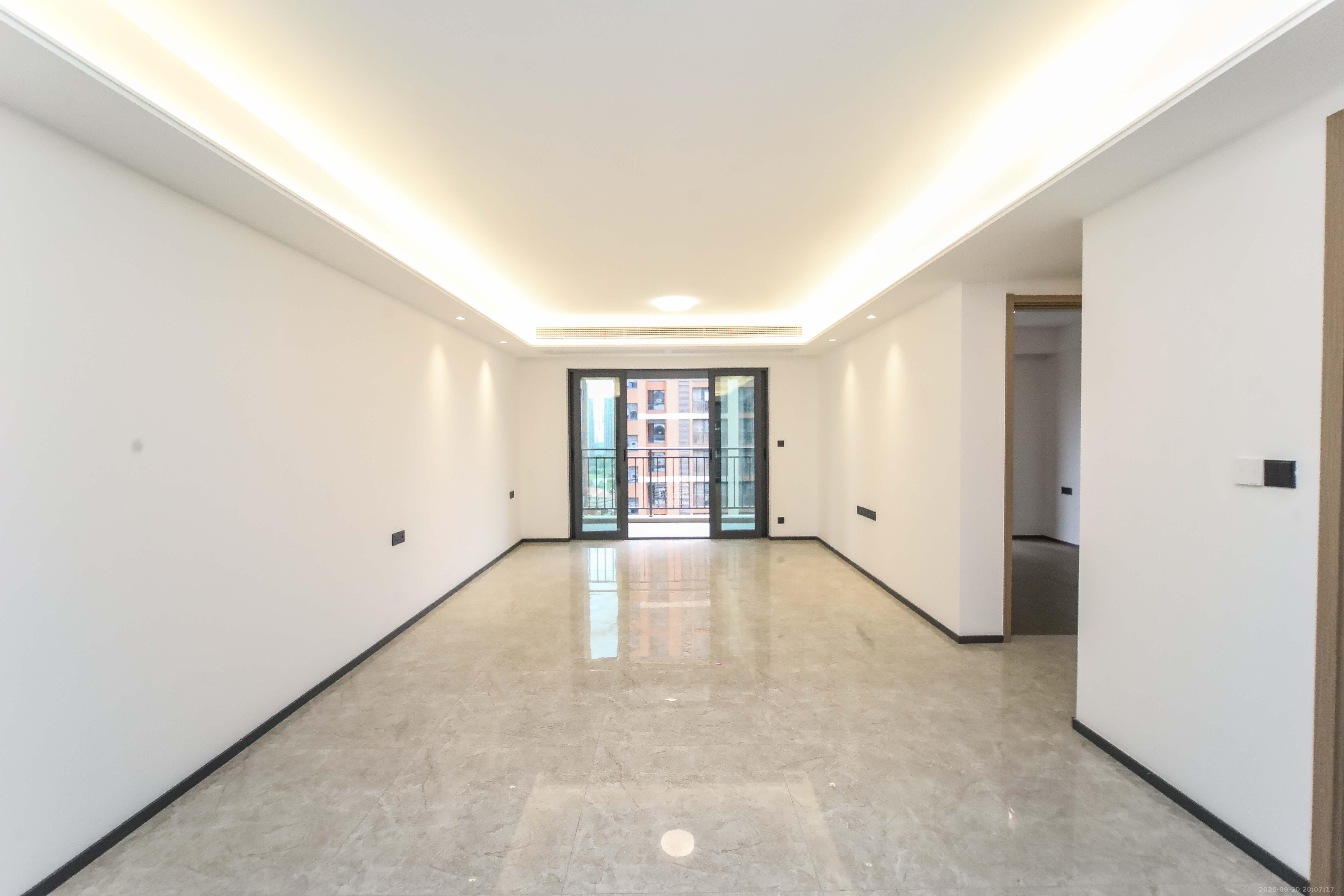 德奥上河城章  4室2厅2卫    215.0万 德奥上河城章  4室2厅2卫    215.0万