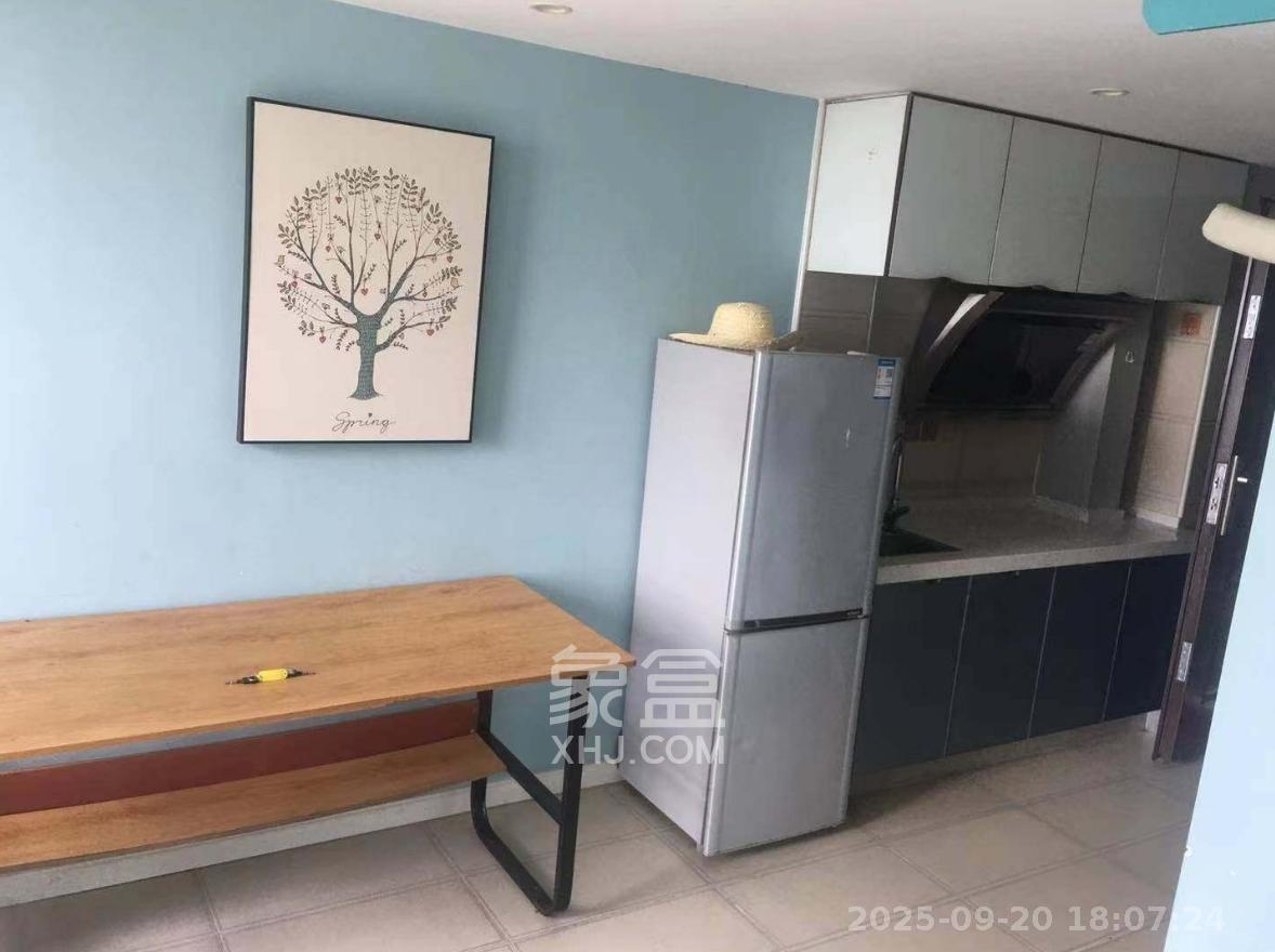 兰亭湾畔  1室1厅1卫    1700.0元/月室内图