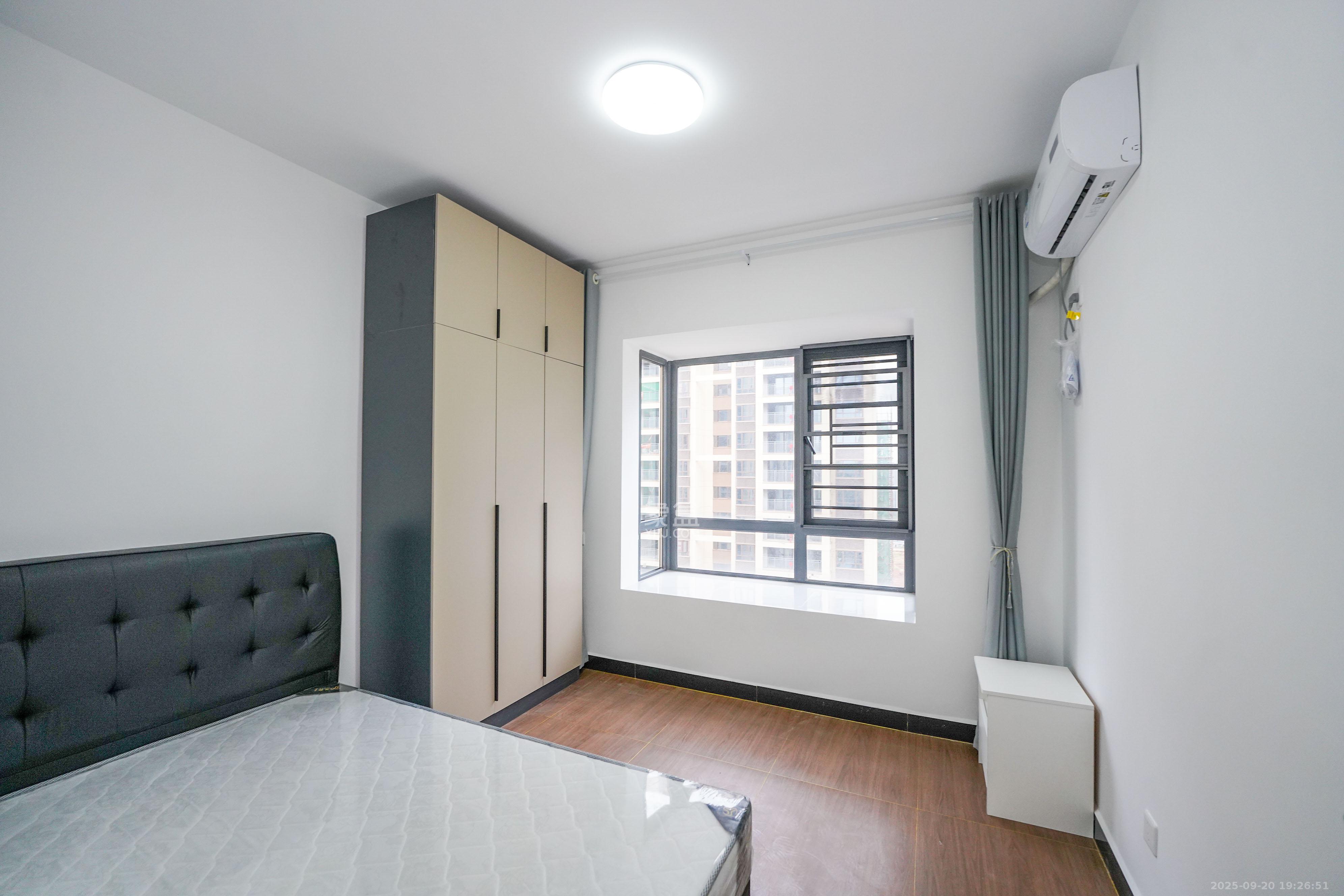 丽发新城 4室2厅2卫 130.0万 丽发新城 4室2厅2卫 130.0万卧室