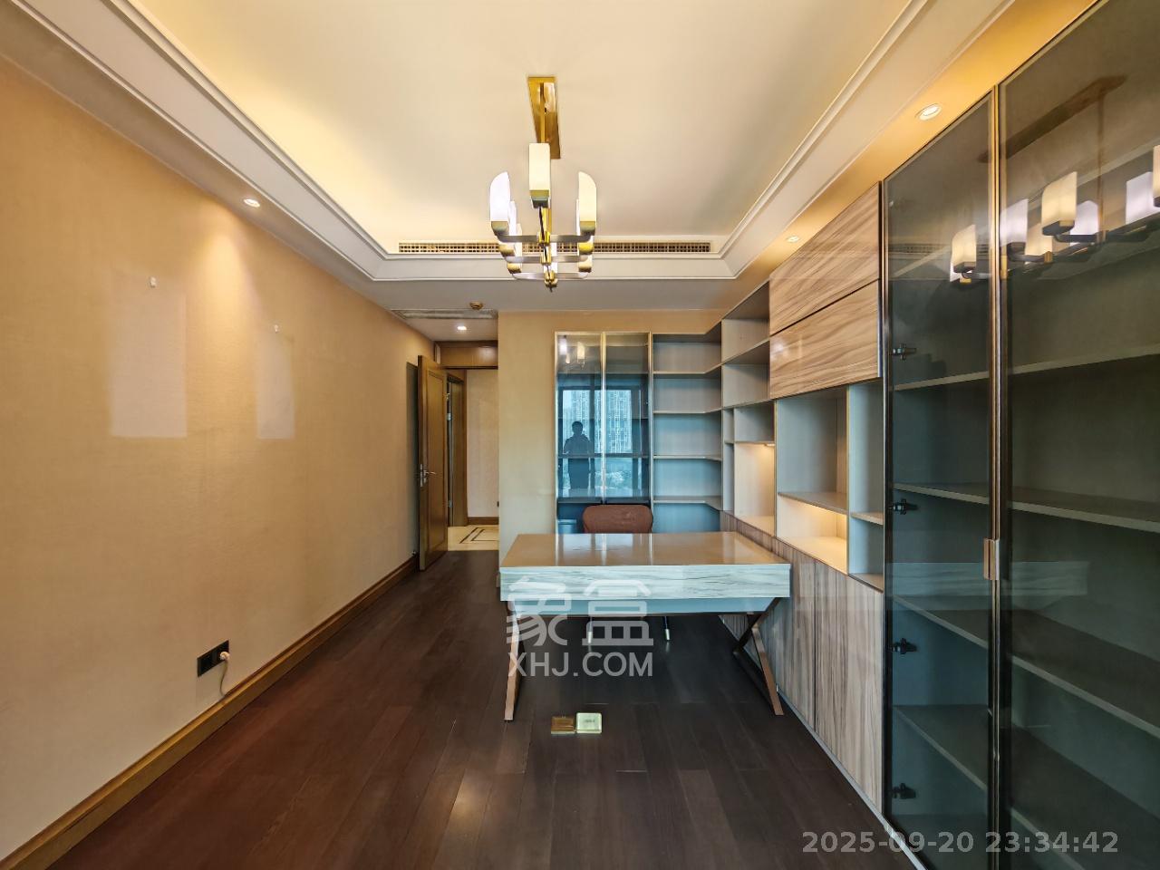 梅溪湖金茂府（金茂广场）（金茂览秀城）  4室3厅3卫    12800.0元/月室内图