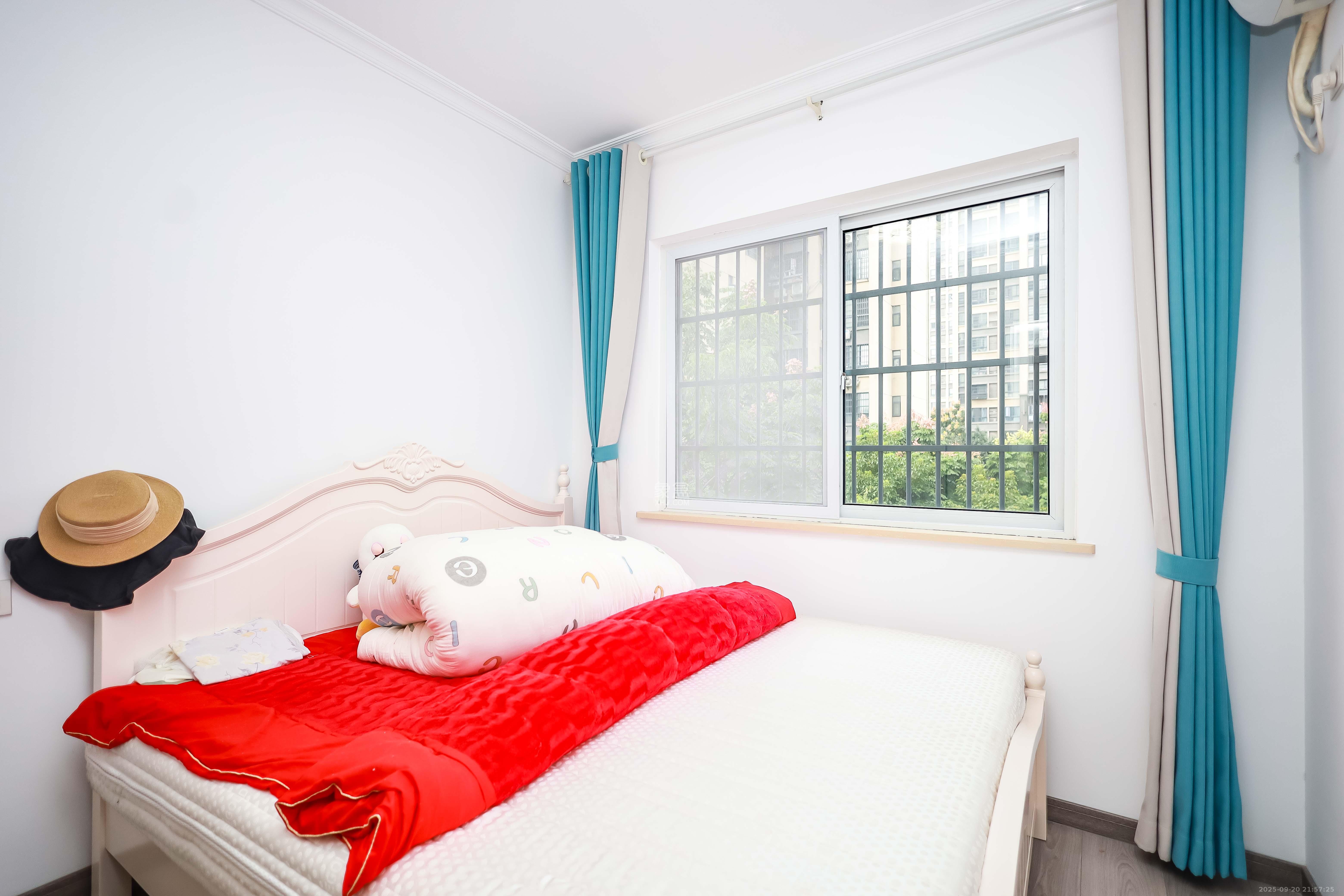 天麓尚层 3室2厅2卫 84.0万 天麓尚层 3室2厅2卫 84.0万卧室