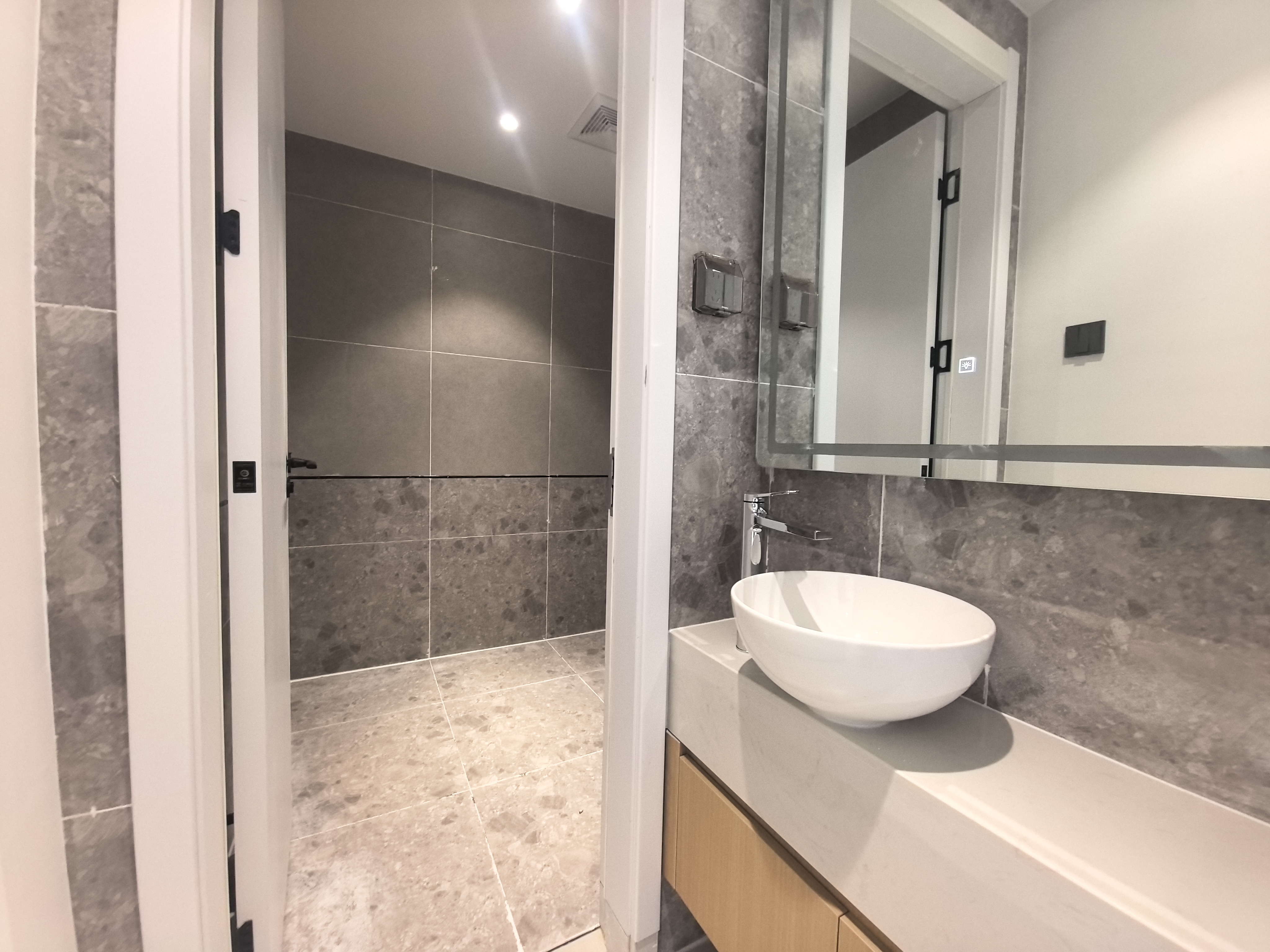 海航豪庭南苑  2室2厅2卫    5000.0元/月室内图