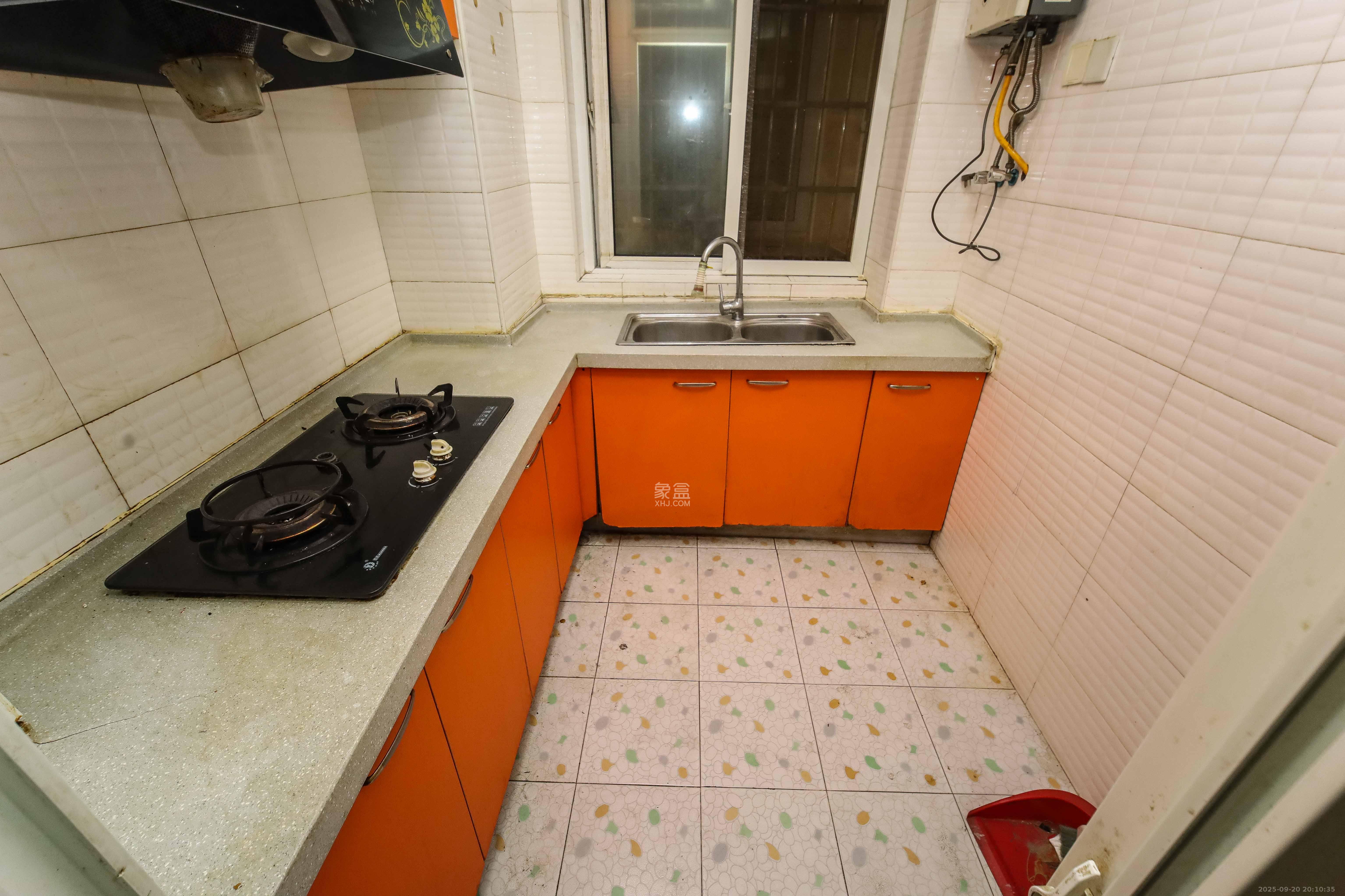 诺亚方舟大厦  2室2厅1卫    52.0万厨房