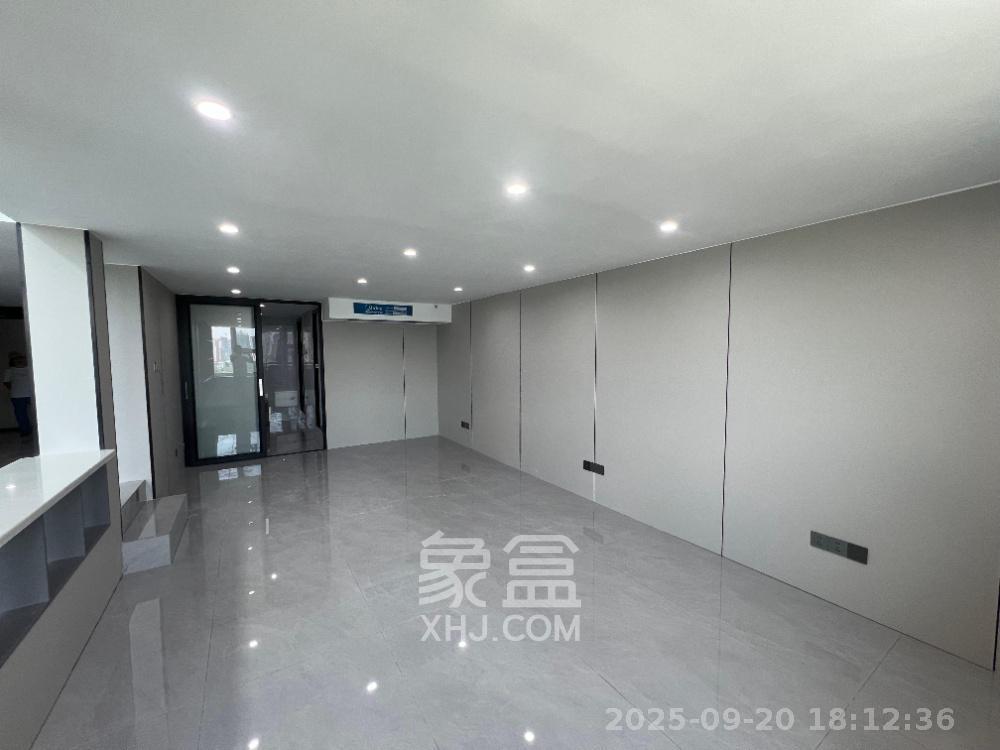 奥克斯滨仕花园（奥克斯洋湖广场/奥克斯中心）   160.0㎡      8500.0元/月室内图