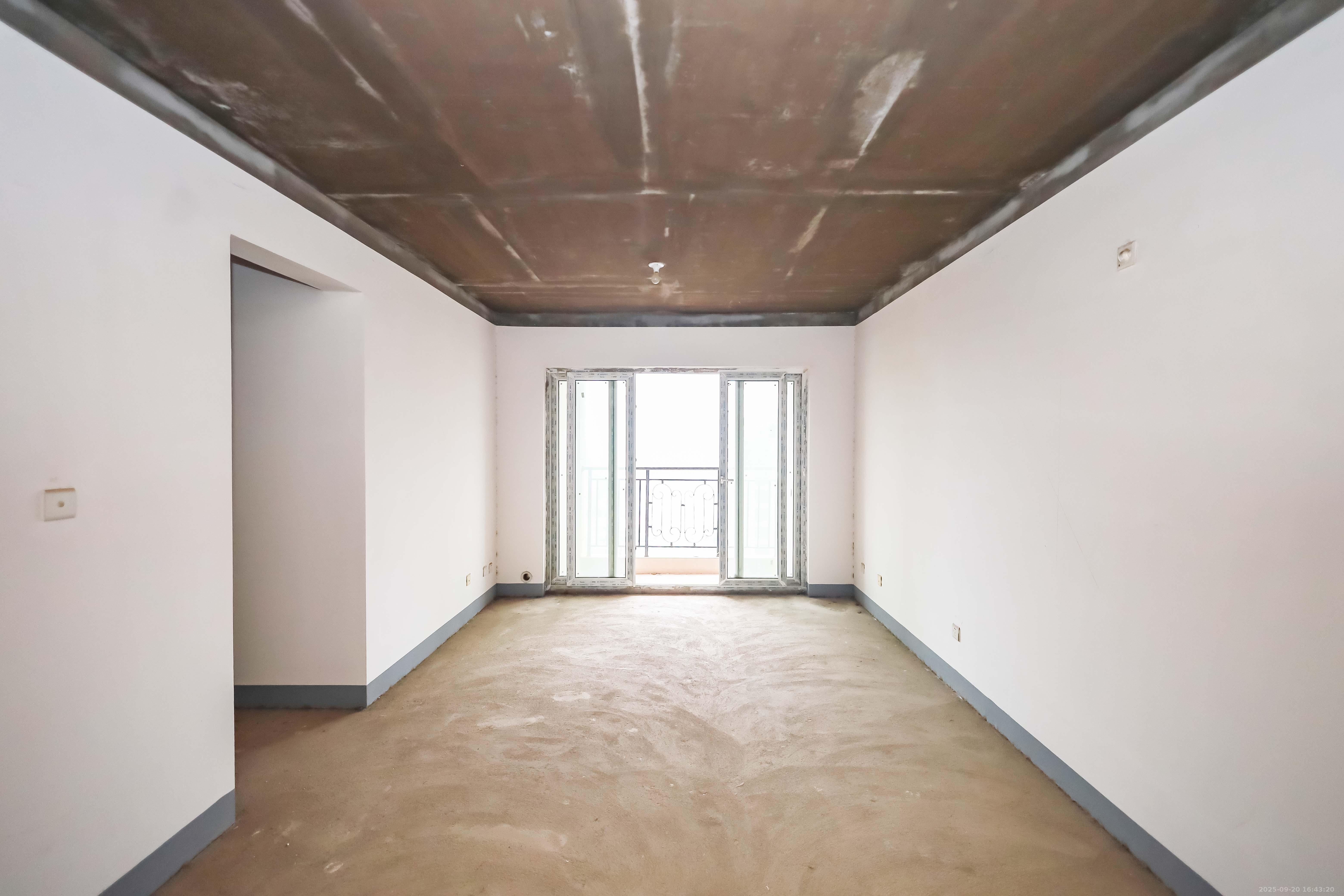 金科世界城 3室2厅1卫 62.0万 金科世界城 3室2厅1卫 62.0万客厅