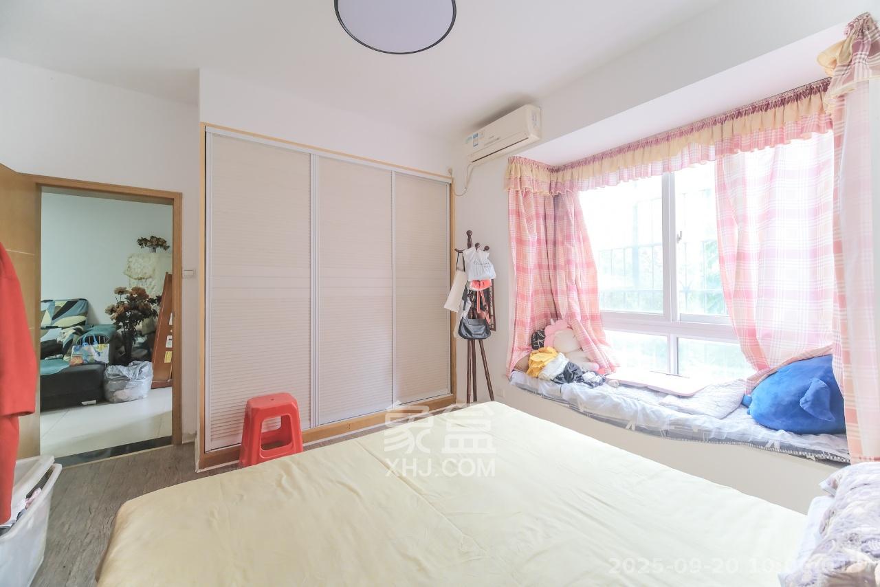 山水湾 2室2厅1卫 1900.0元/月 山水湾 2室2厅1卫 1900.0元/月室内图