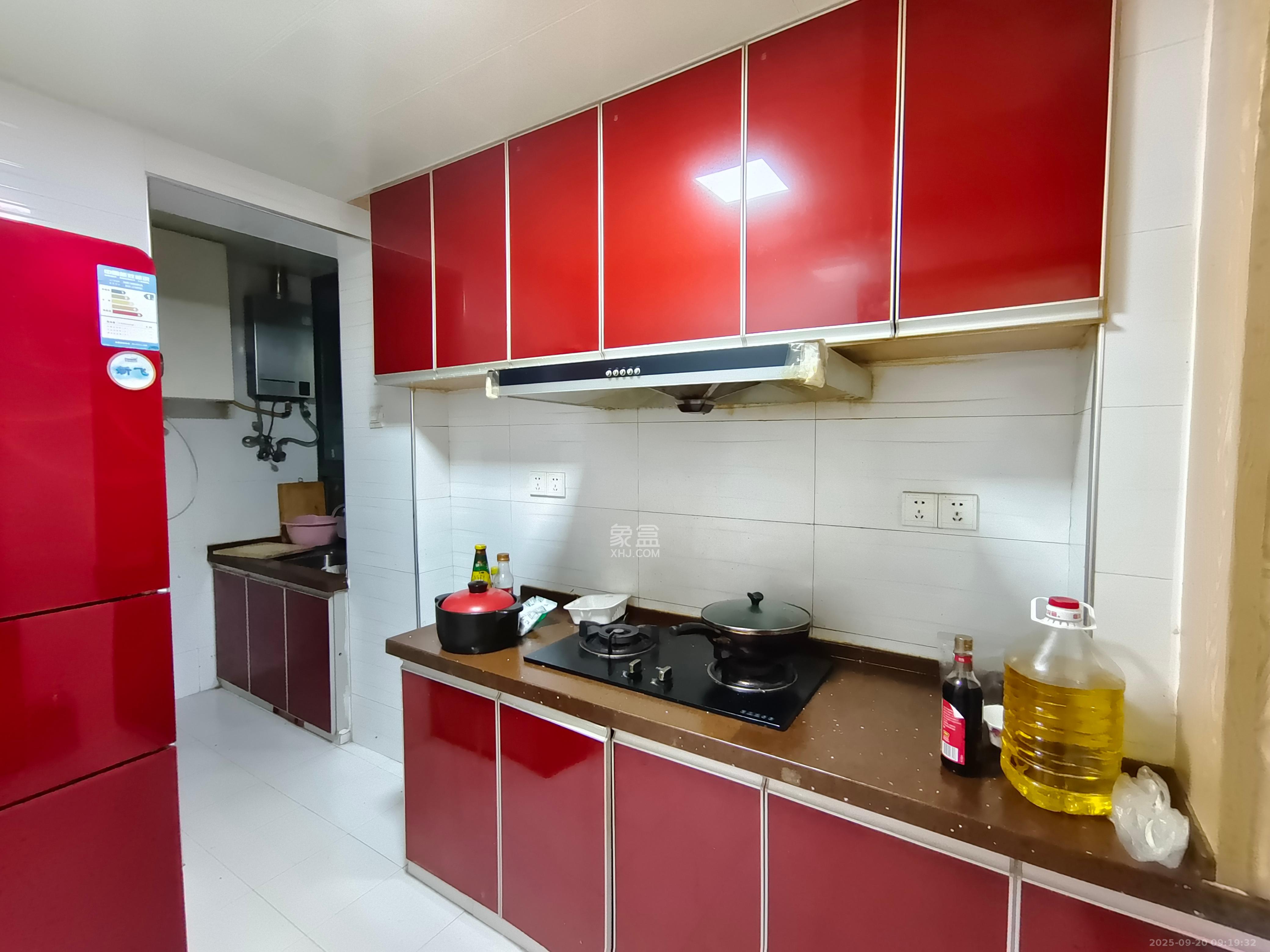 龙吉湾小区(龙瑞尚苑) 3室2厅1卫 1900.0元/月 龙吉湾小区(龙瑞尚苑) 3室2厅1卫 1900.0元/月室内图