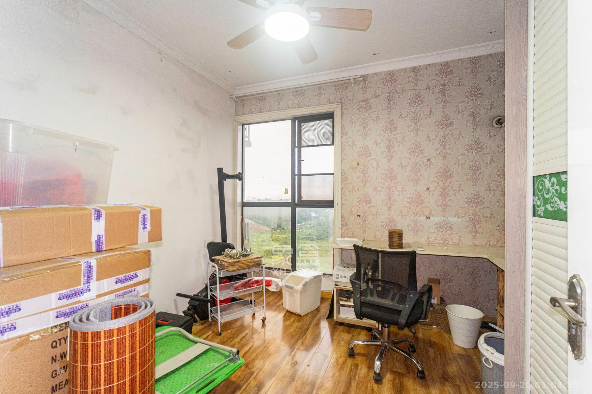 悦湖山  4室2厅2卫    78.0万卧室