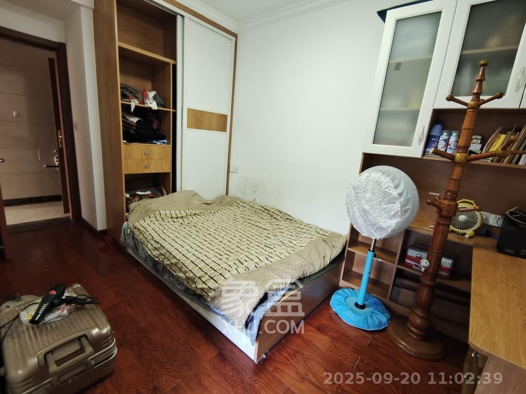 阳光100一期、四五期  2室2厅1卫    2300.0元/月室内图