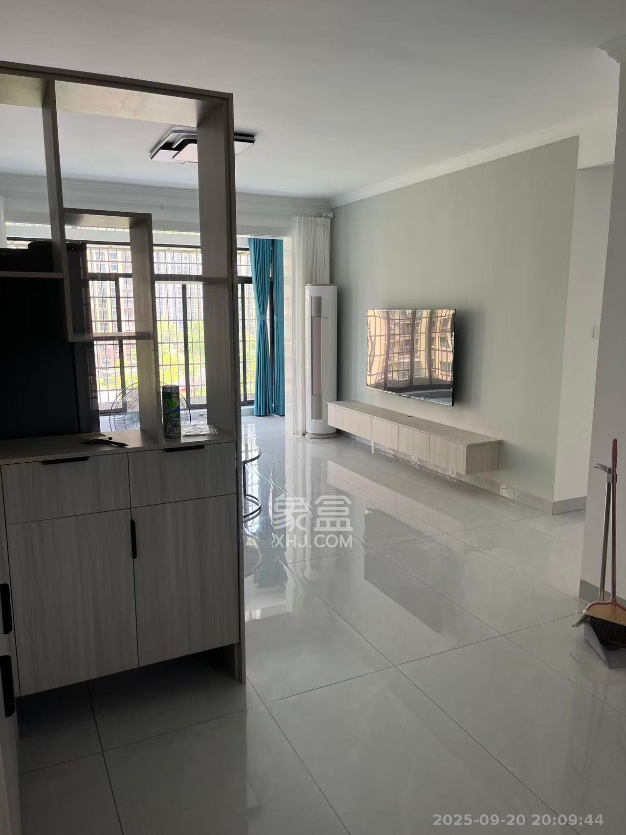 和润园三期  3室2厅2卫    2800.0元/月室内图