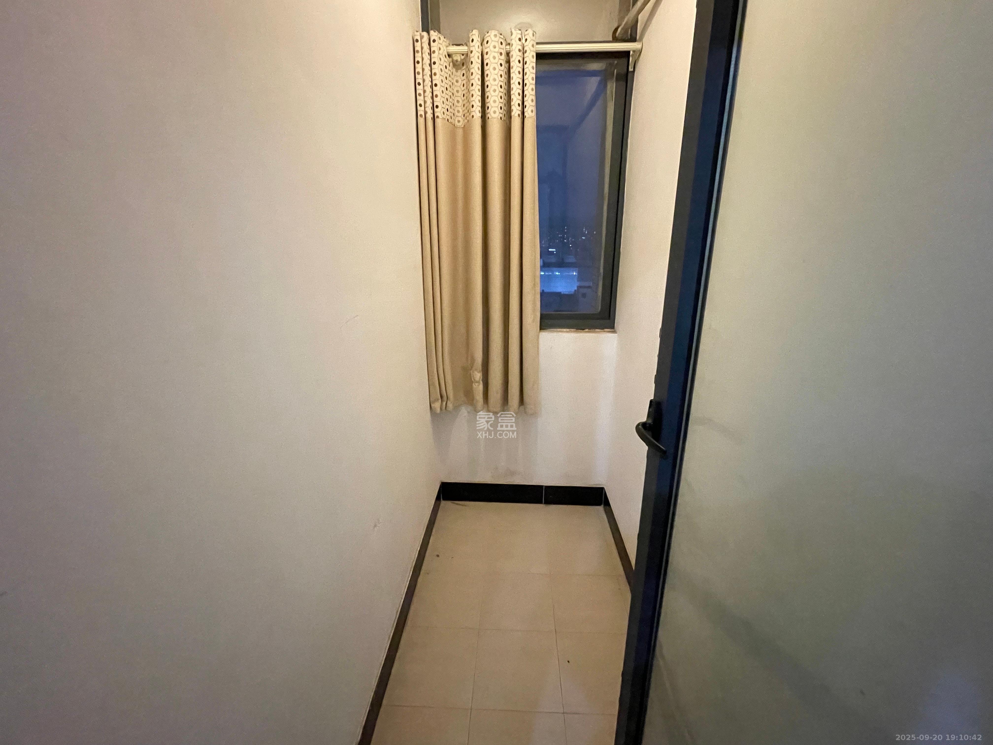 广盛华苑  2室1厅1卫    2000.0元/月室内图