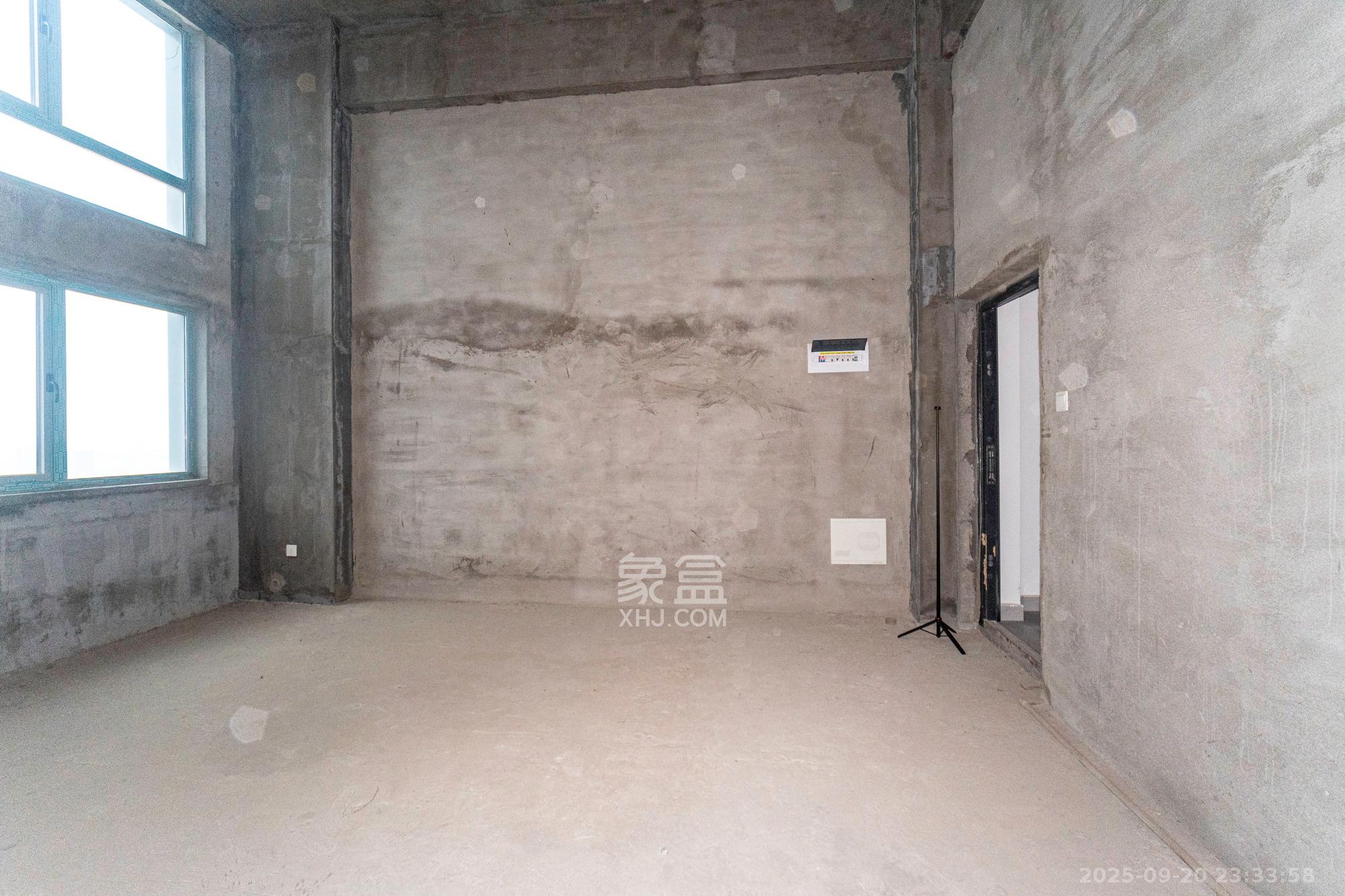 紫鑫中央广场(高铁新城)  2室2厅1卫    38.0万 紫鑫中央广场(高铁新城)  2室2厅1卫    38.0万