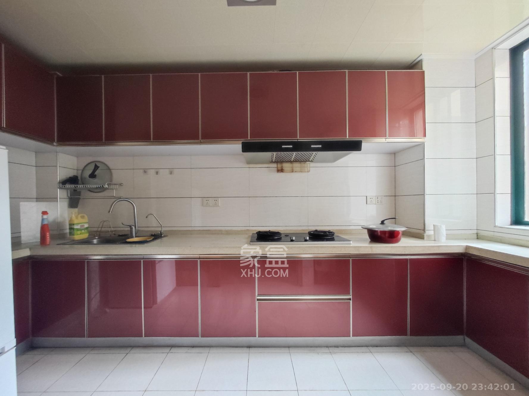 华盛世纪新城 4室2厅2卫 105.0万 华盛世纪新城 4室2厅2卫 105.0万厨房