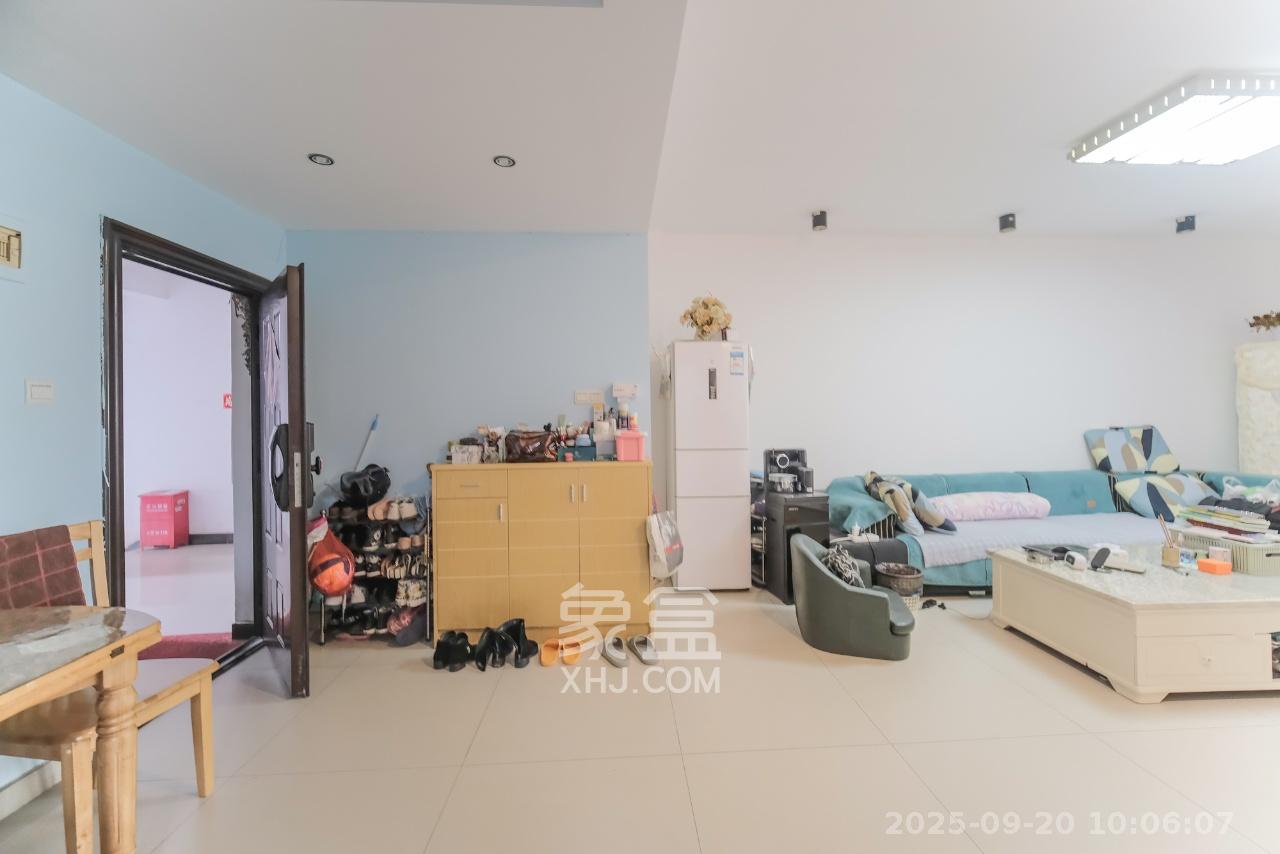 山水湾 2室2厅1卫 1900.0元/月 山水湾 2室2厅1卫 1900.0元/月室内图