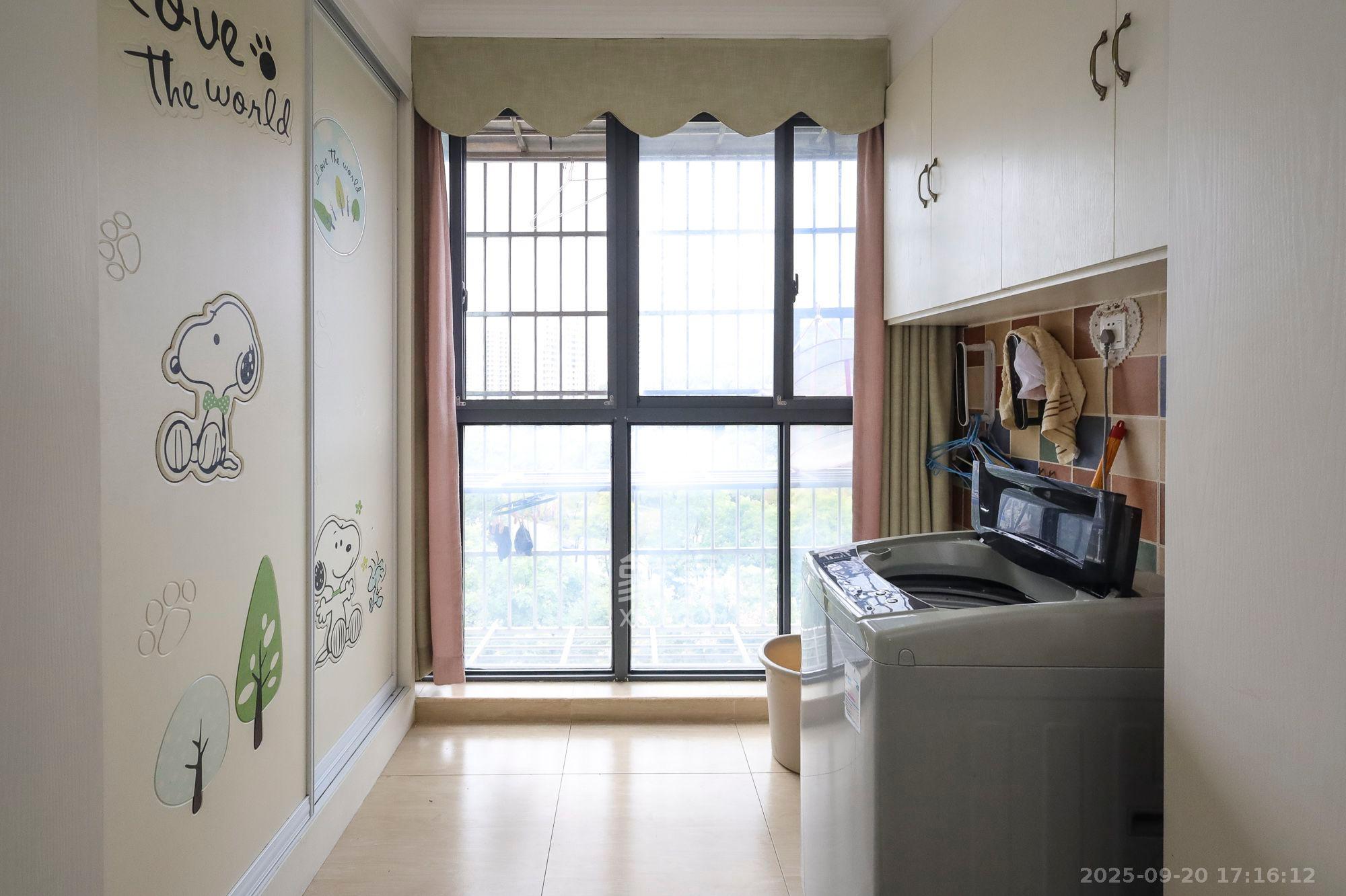 新诚小区  2室1厅1卫   1800.00元/月室内图