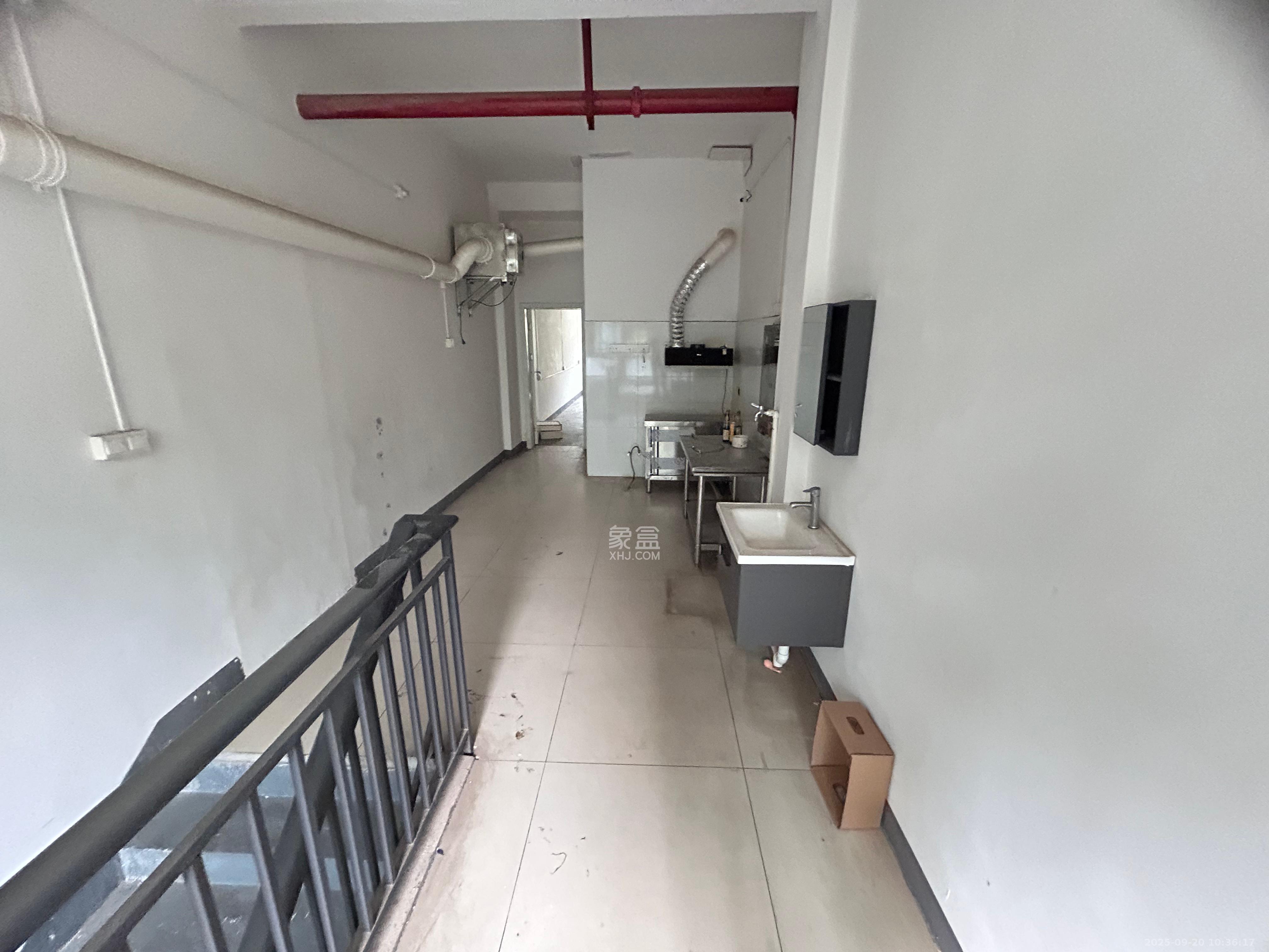 山水湾S区   117.0㎡      6000.0元/月室内图