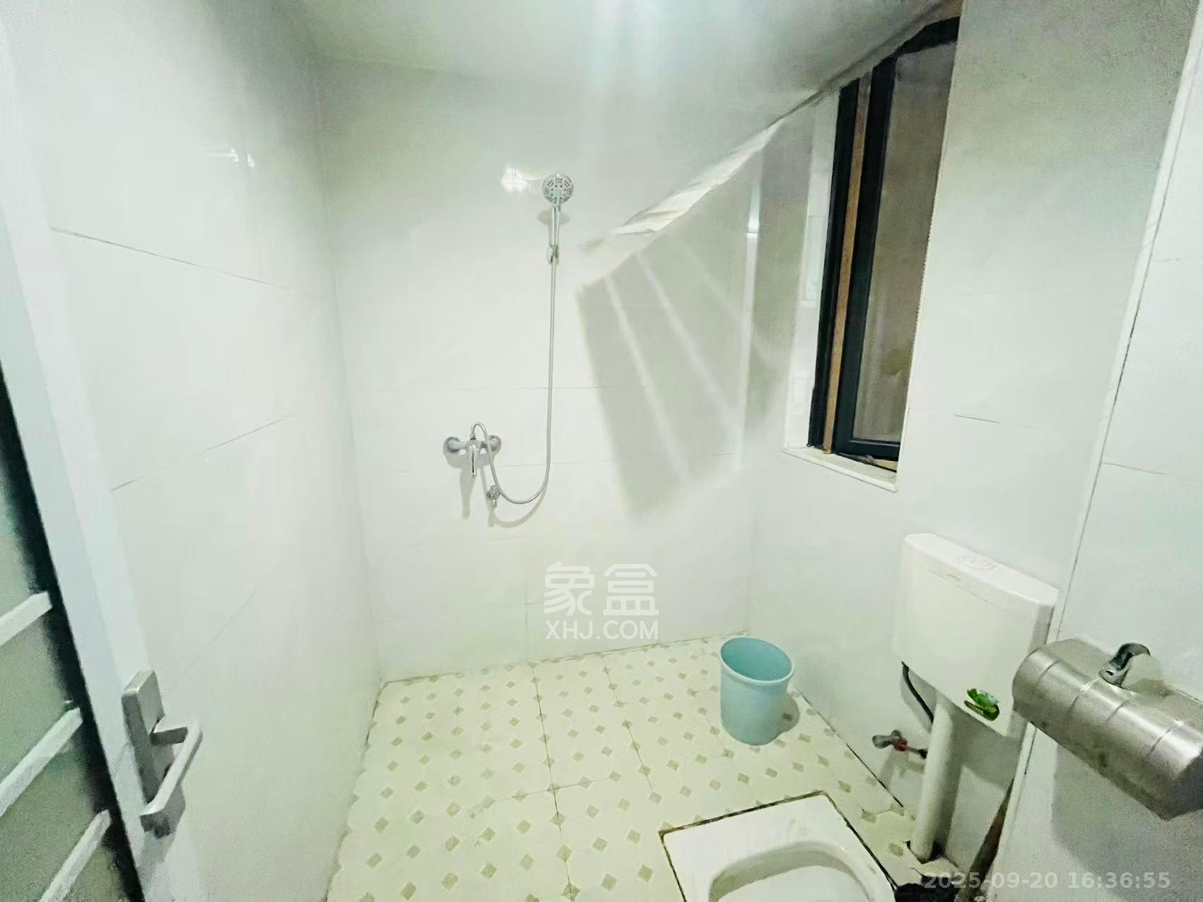 爵世名邸东湖（东湖壹号企业总部基地）  3室2厅1卫    2300.0元/月室内图