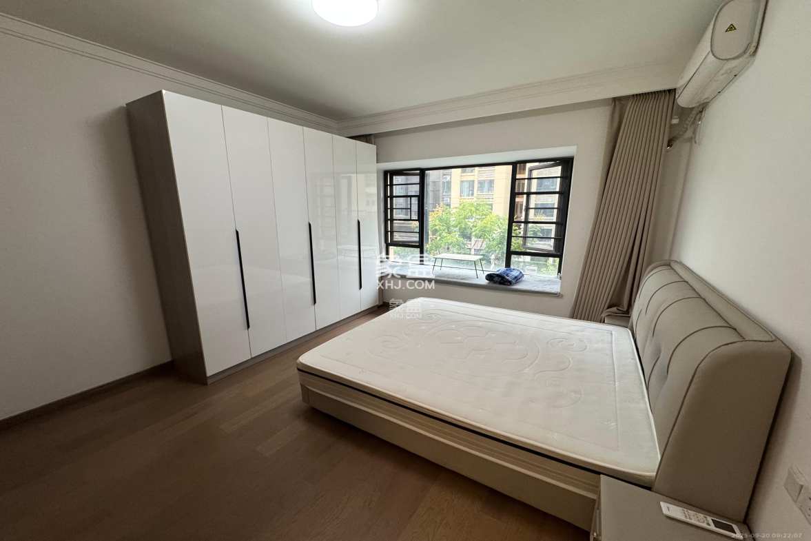 越秀亲爱里  1室1厅1卫    3300.0元/月 越秀亲爱里  1室1厅1卫    3300.0元/月室内图