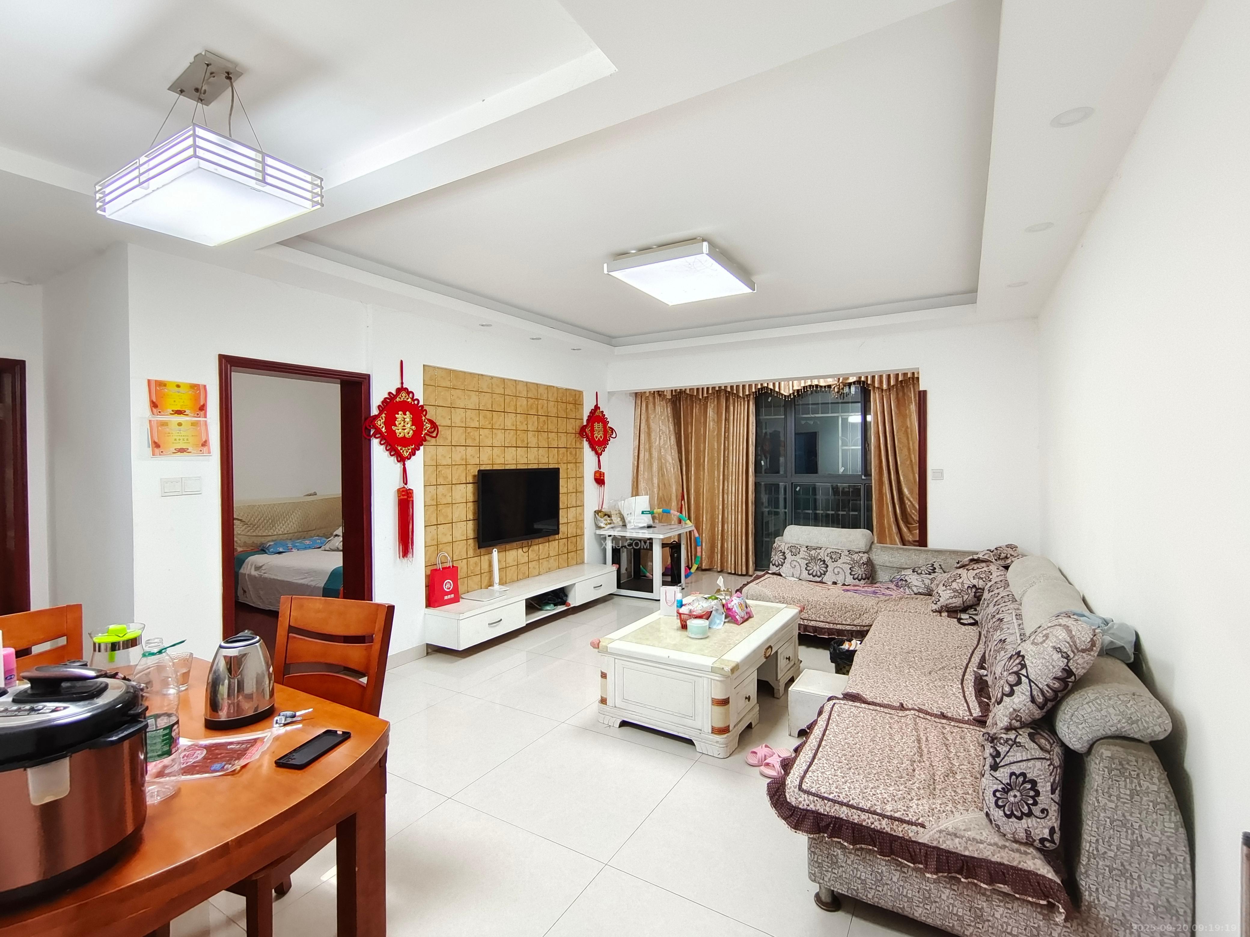 龙吉湾小区(龙瑞尚苑) 3室2厅1卫 1900.0元/月 龙吉湾小区(龙瑞尚苑) 3室2厅1卫 1900.0元/月室内图