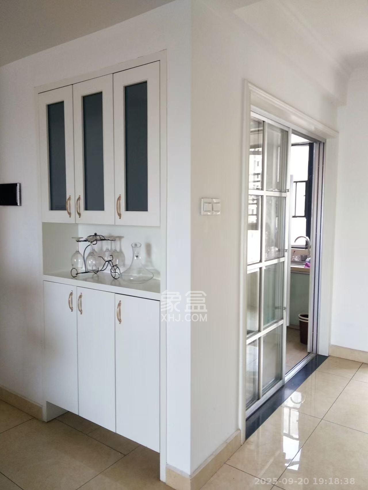 中国铁建梅溪青秀一期  3室2厅1卫    2200.0元/月室内图