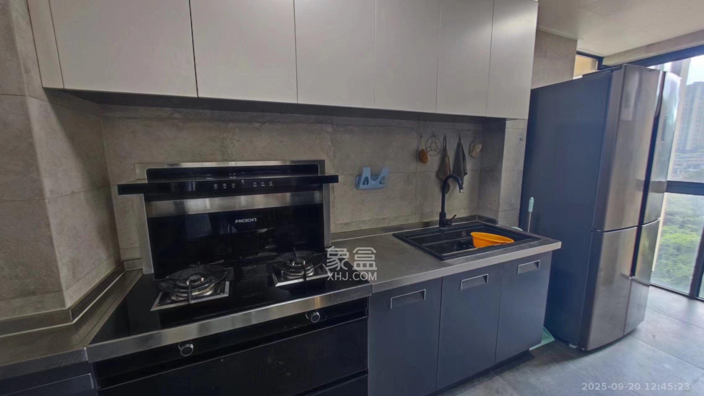 天麓尚层 3室2厅1卫 2400.0元/月 天麓尚层 3室2厅1卫 2400.0元/月室内图