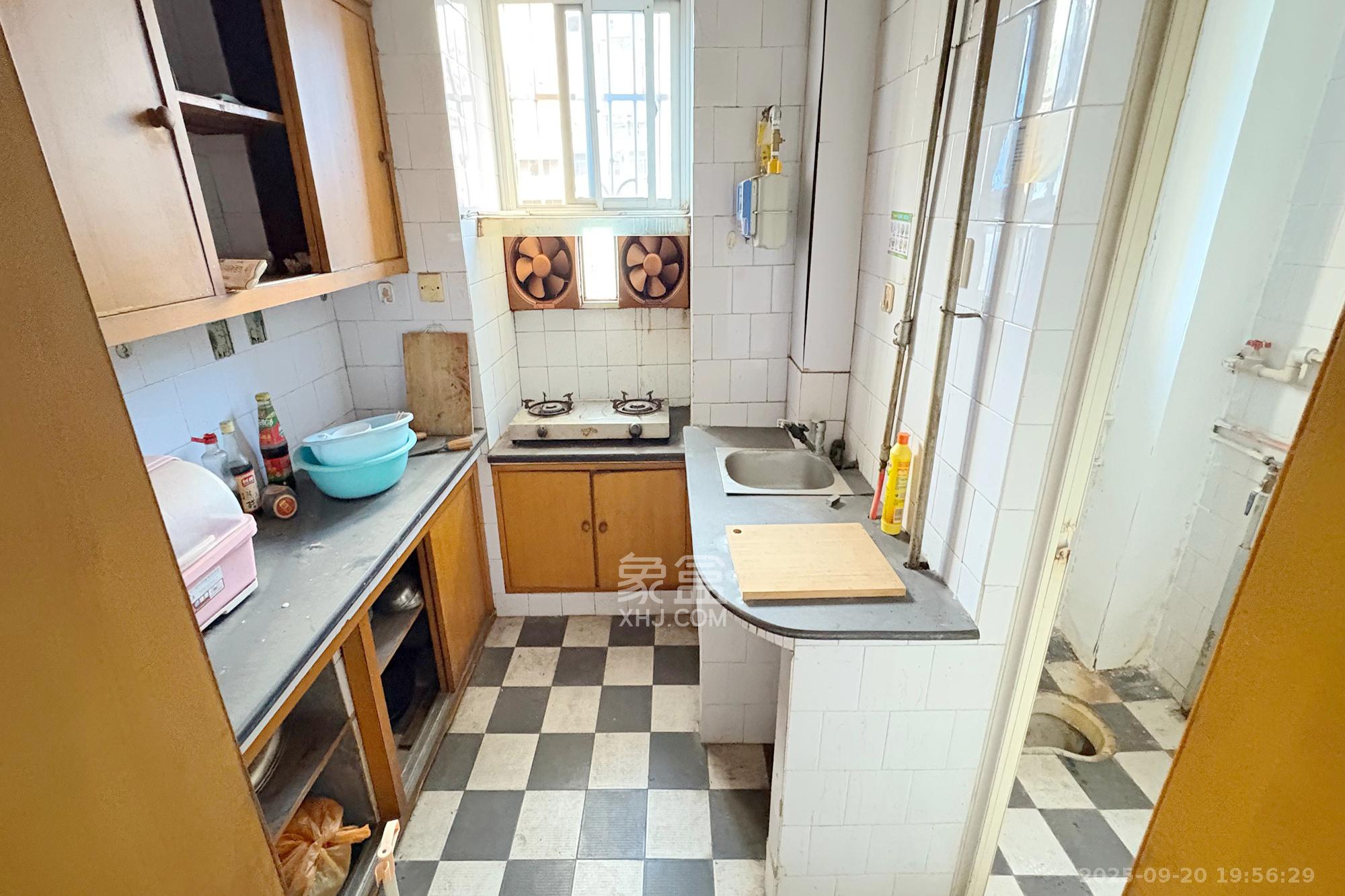 监狱管理局  3室2厅1卫    89.0万厨房