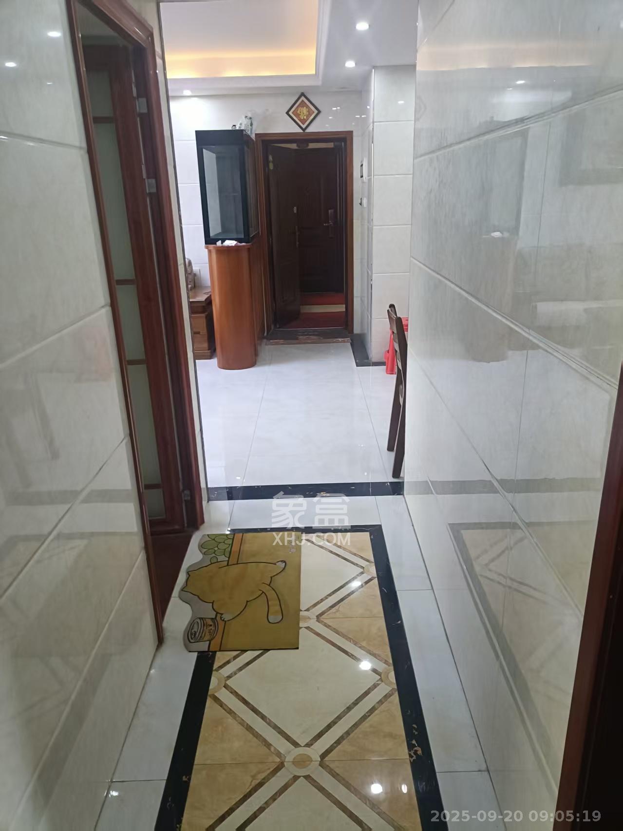 恒广国际景园一二区  3室2厅1卫    2400.0元/月室内图