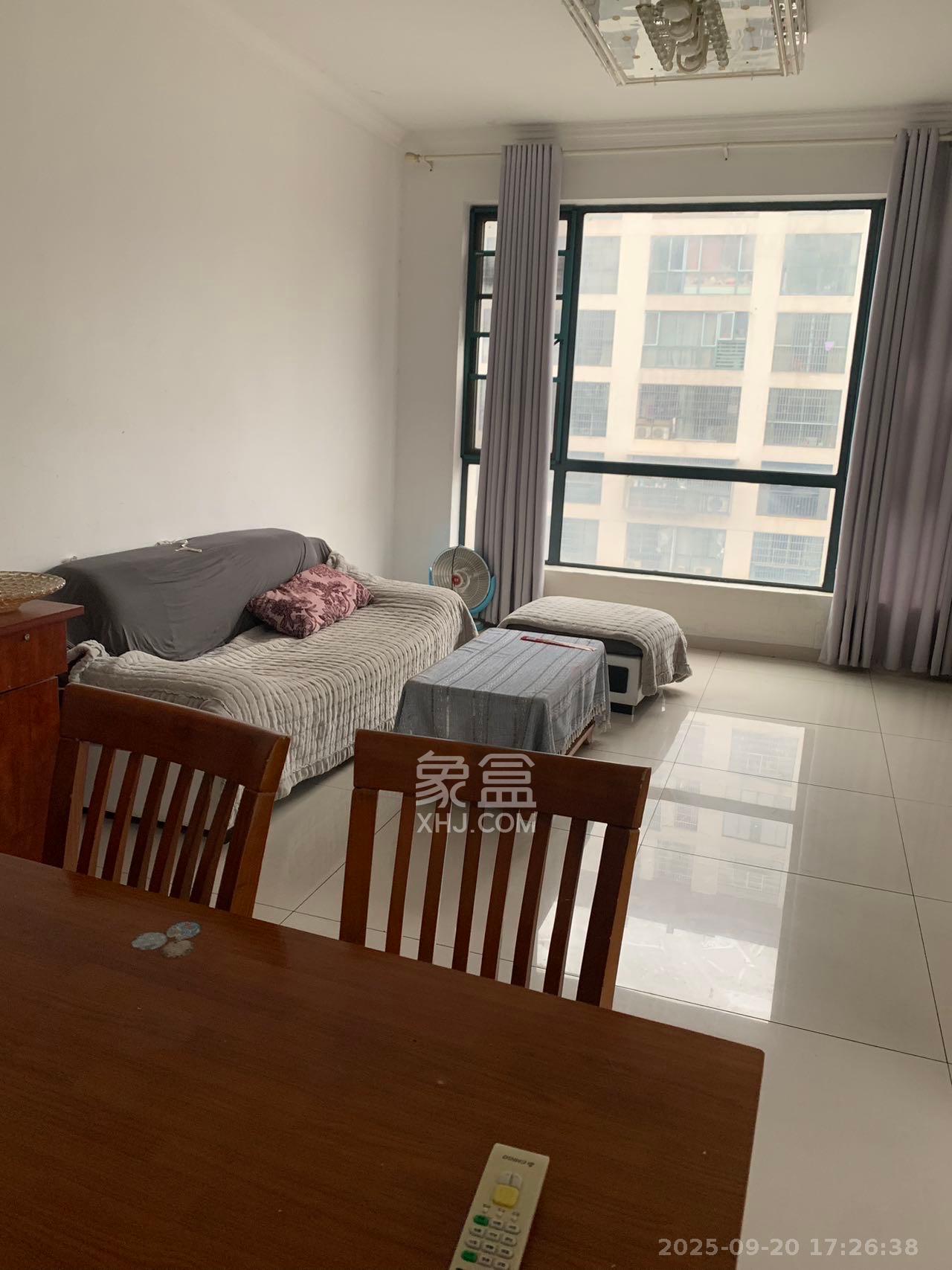 枫华府第  2室2厅2卫    1700.0元/月