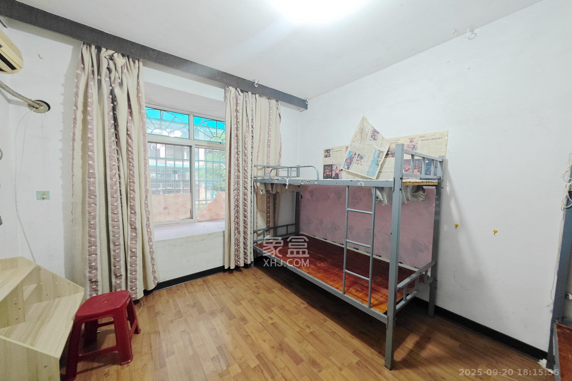 长鑫美树园  3室2厅2卫    80.0万卧室