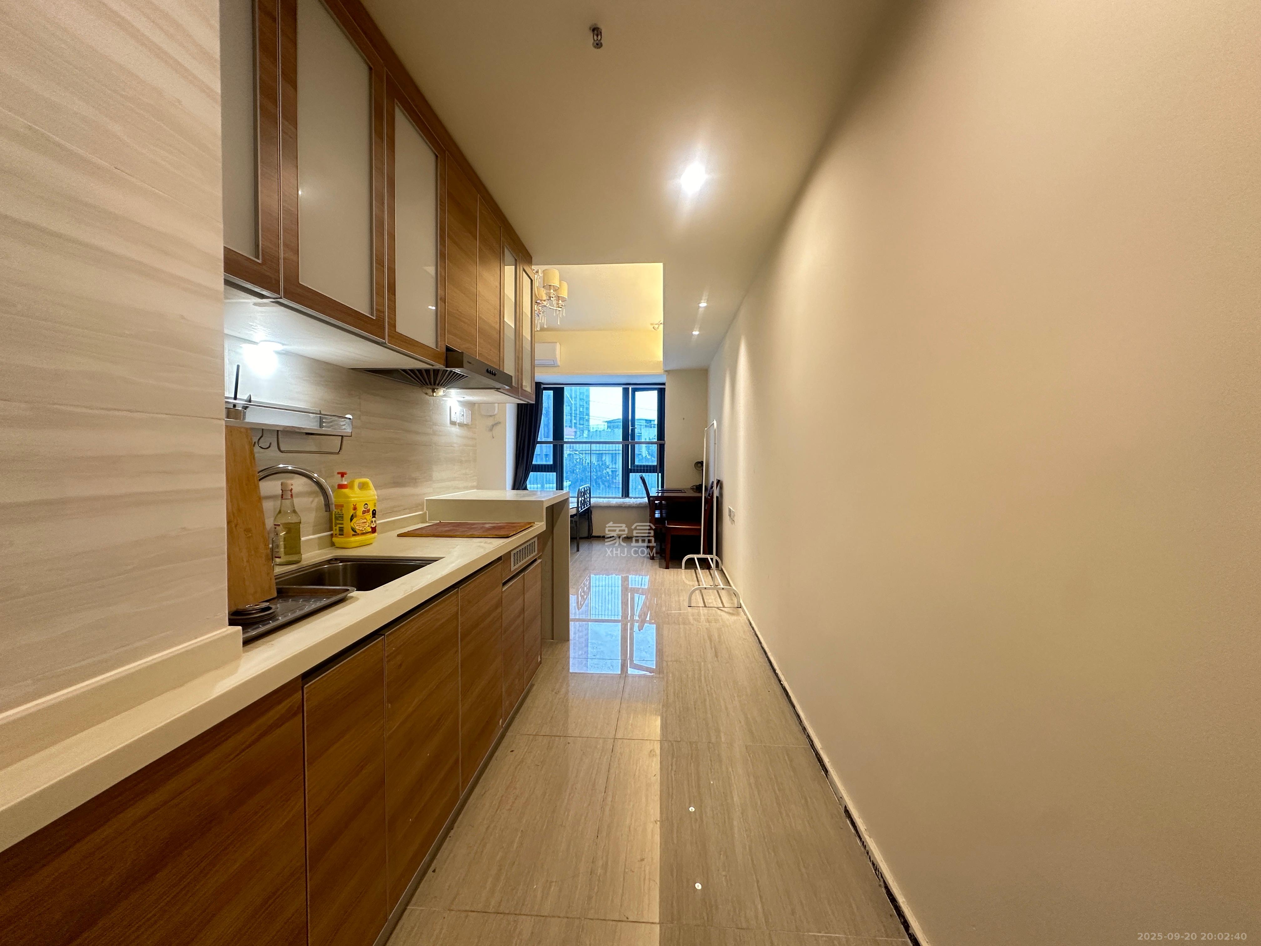 恒大清澜苑(恒大御景半岛四期) 1室1厅1卫 1380.0元/月 恒大清澜苑(恒大御景半岛四期) 1室1厅1卫 1380.0元/月室内图