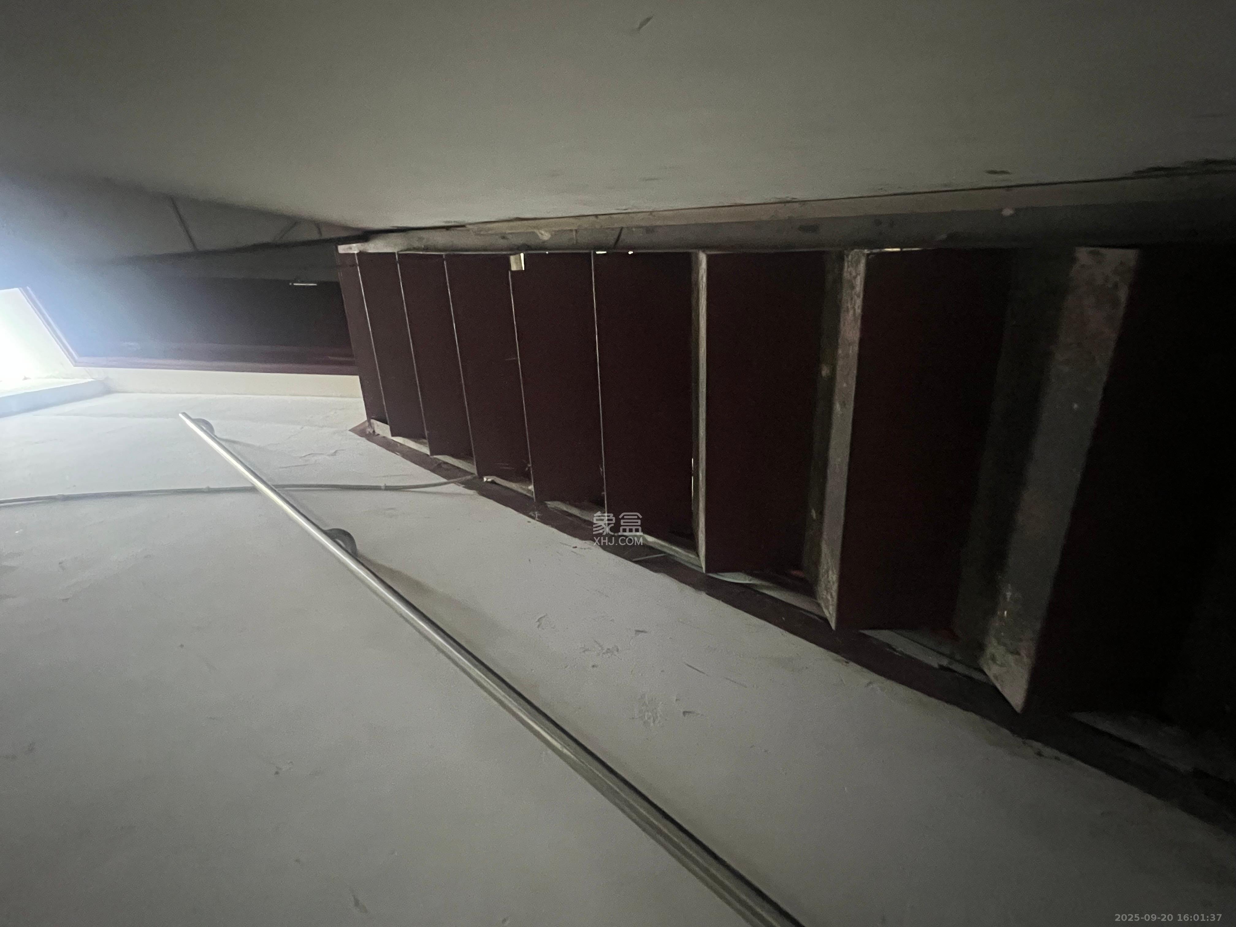 保利香槟国际C区   59.0㎡      2300.0元/月室内图