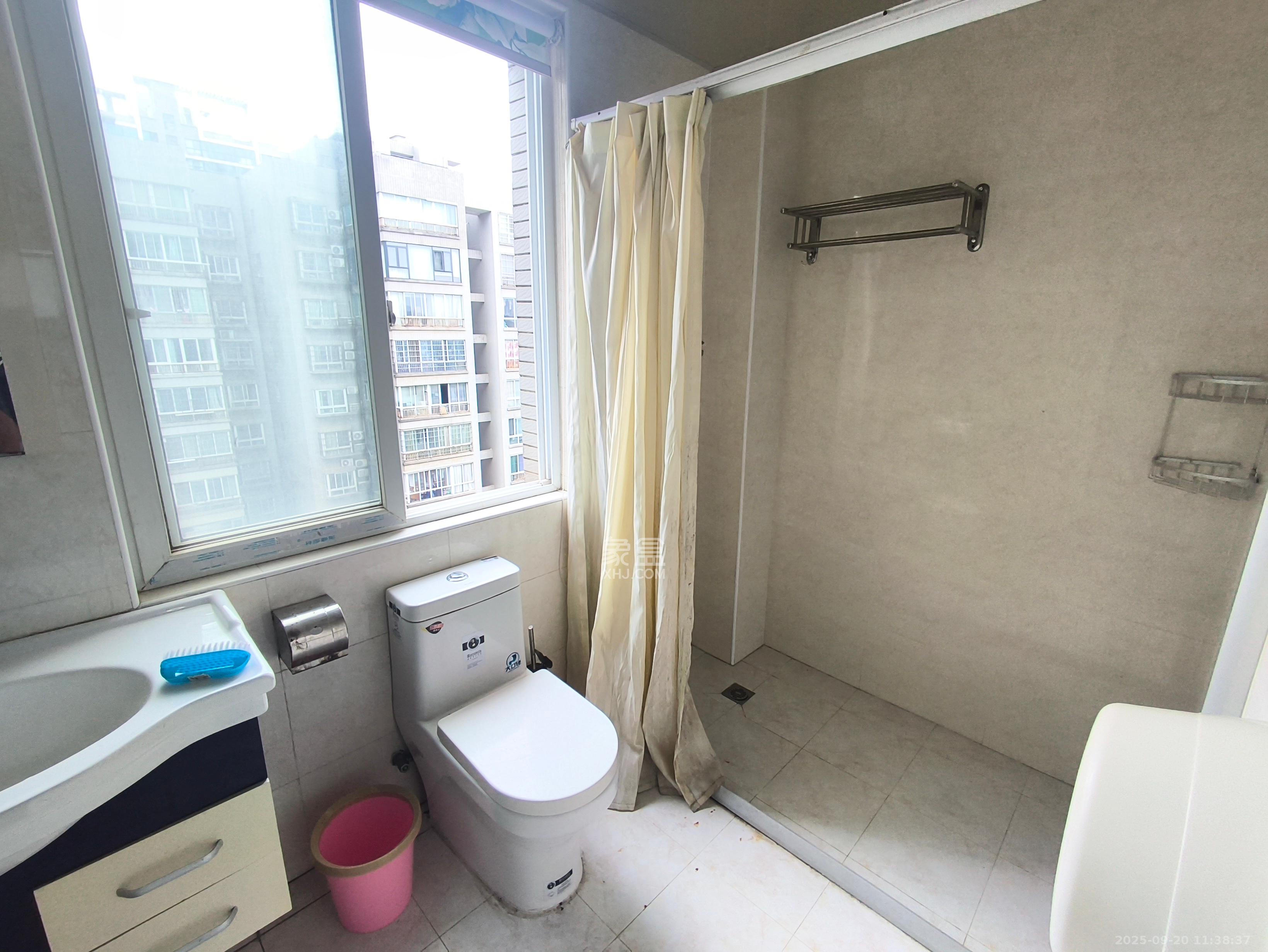 月湖兰庭 3室1厅2卫 2500.0元/月 月湖兰庭 3室1厅2卫 2500.0元/月室内图