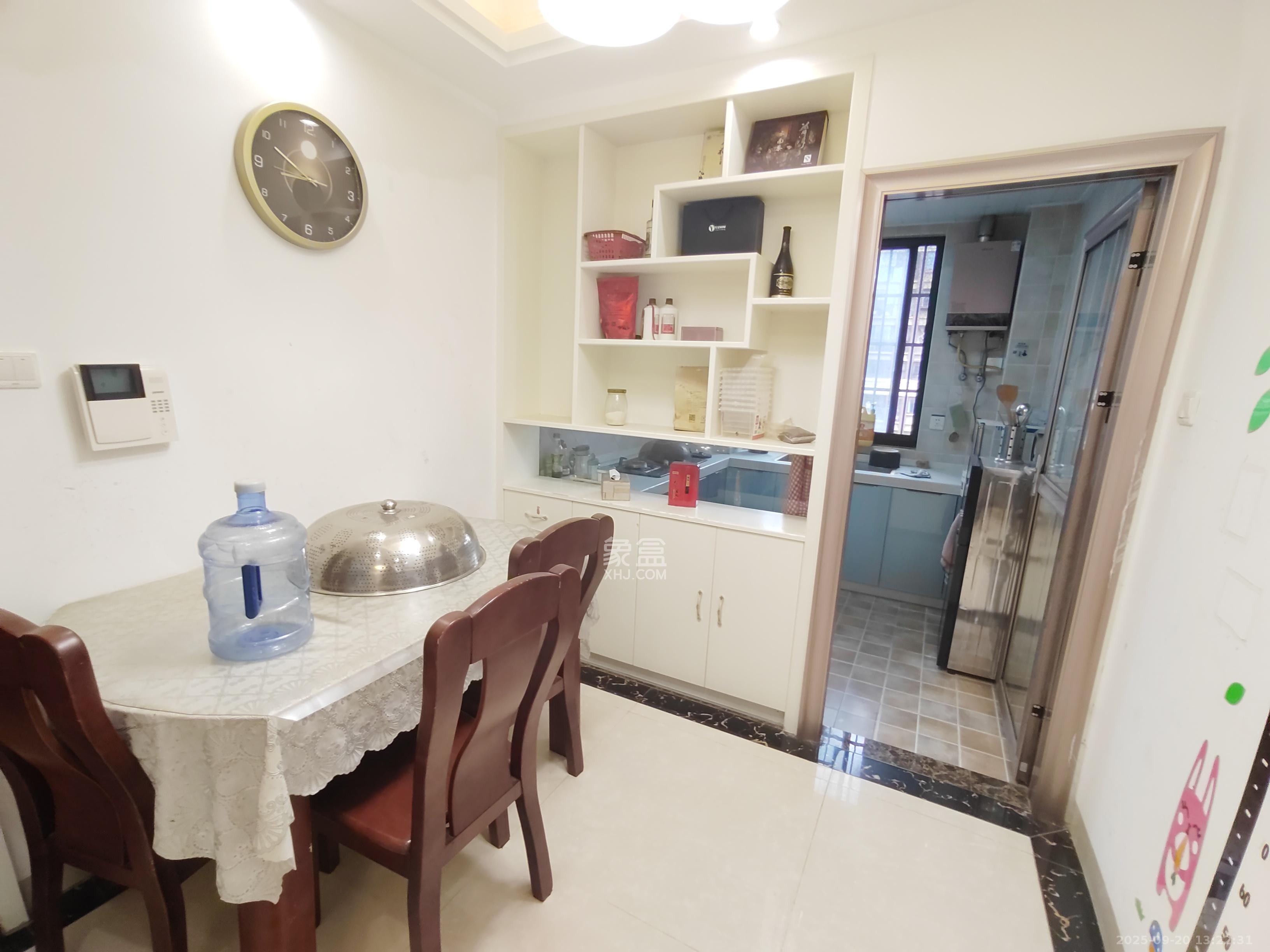 新城国际花都 3室2厅1卫 1700.0元/月 新城国际花都 3室2厅1卫 1700.0元/月室内图